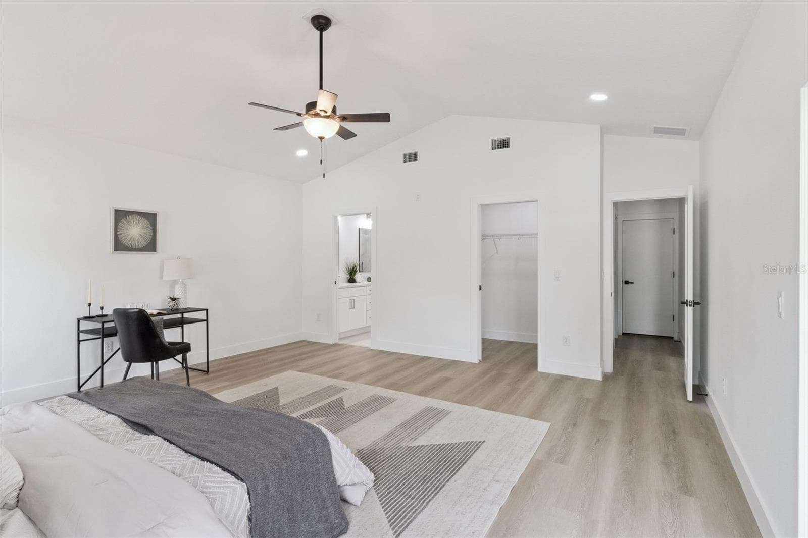 Single Family Residence at 7211 ORPINE DR N, ST PETERSBURG, photo 16 of 27