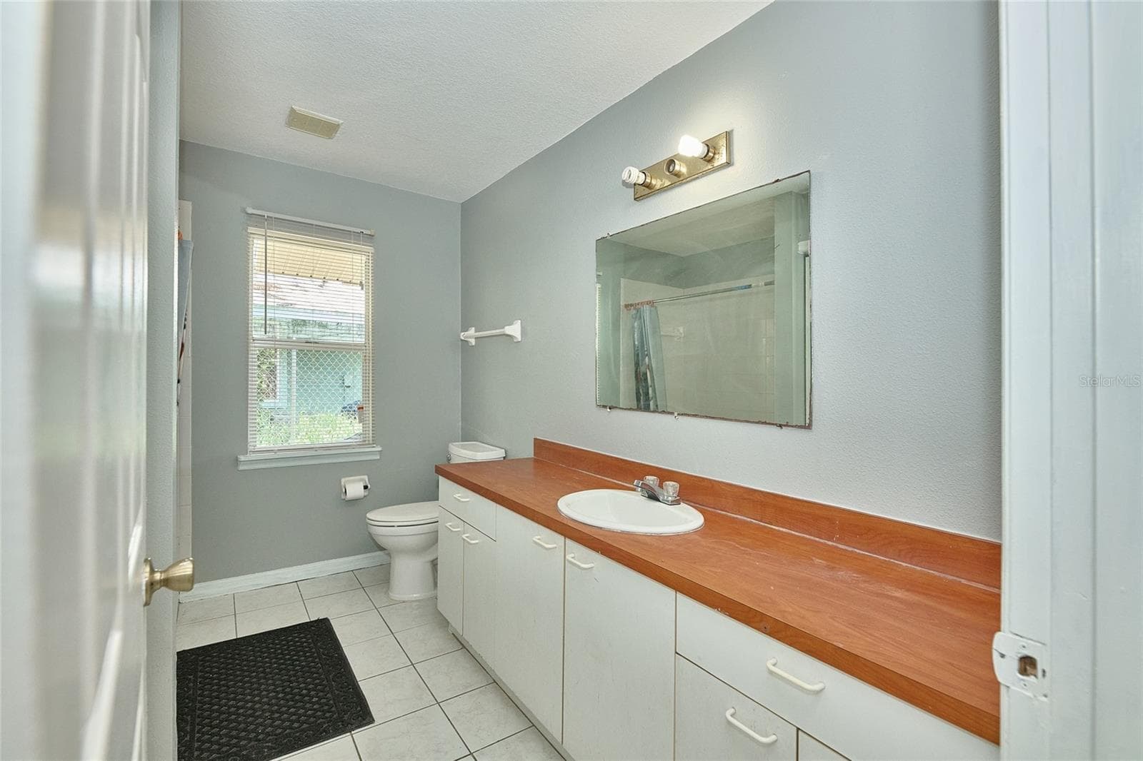 Single Family Residence at 212 13TH AVE W, BRADENTON, photo 17 of 23