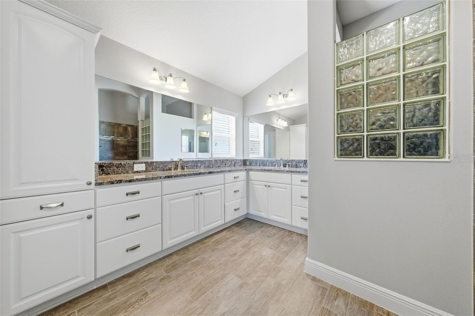 virtually staged primary bath - 1166 BLOUNT AVE, THE VILLAGES