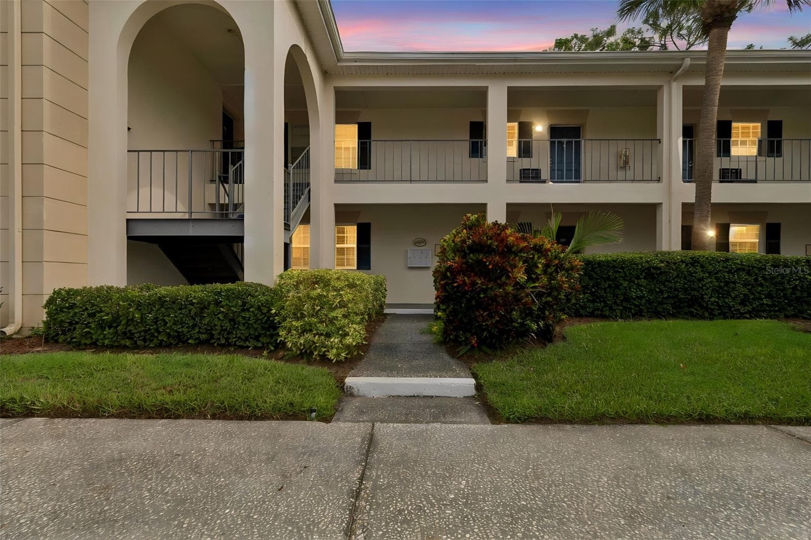 10387 CARROLLWOOD LN #303