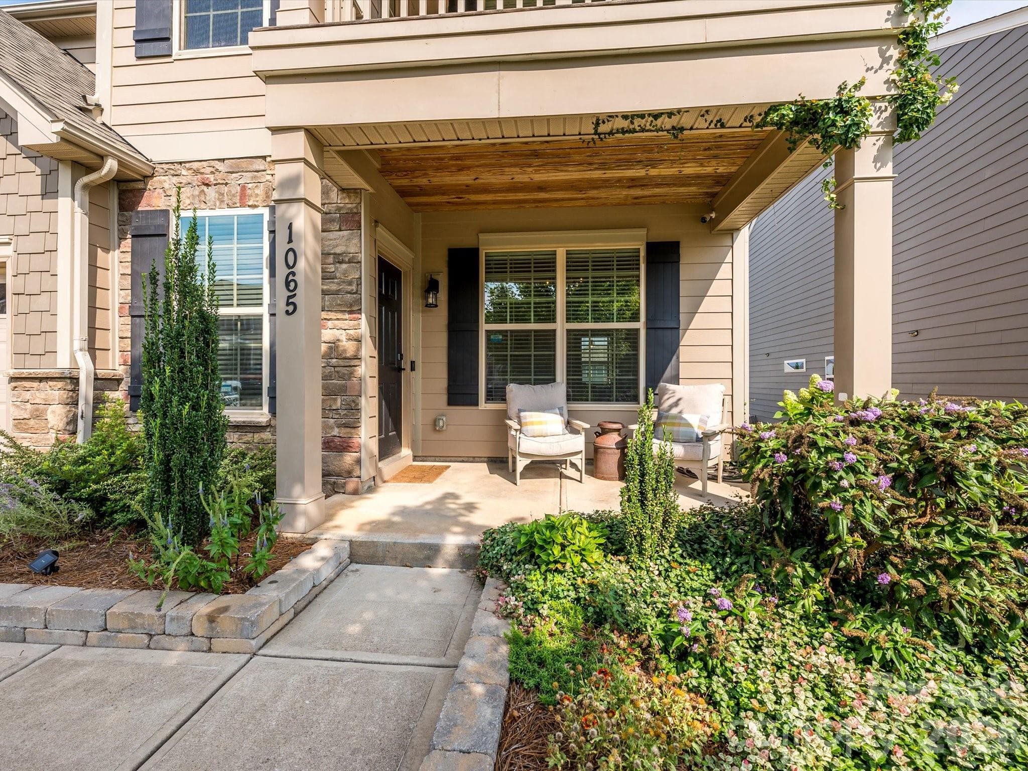 Single Family Residence at 1065 Pennington Drive, Lancaster, photo 2 of 41