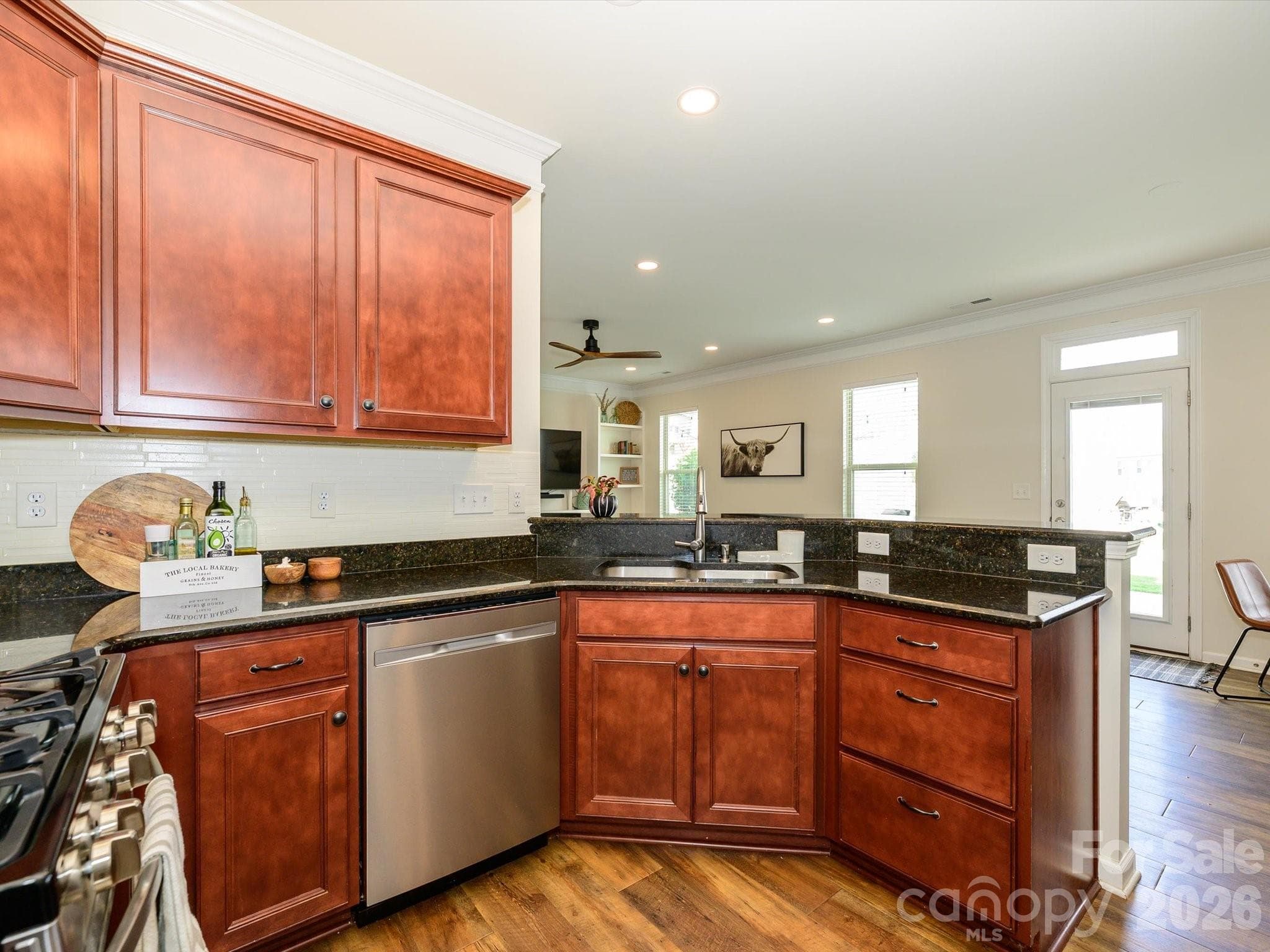Single Family Residence at 1065 Pennington Drive, Lancaster, photo 10 of 41