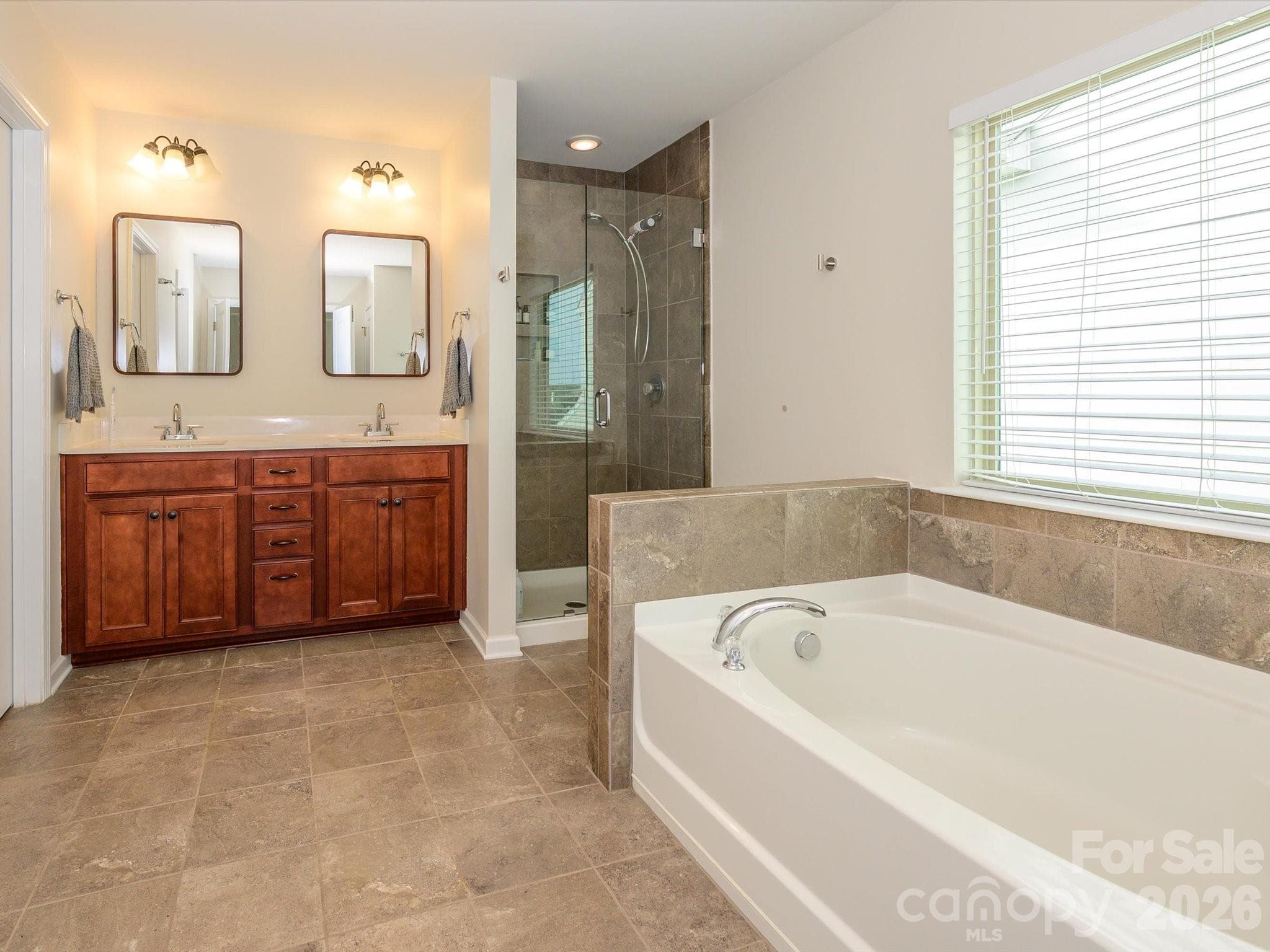 Single Family Residence at 1065 Pennington Drive, Lancaster, photo 18 of 41