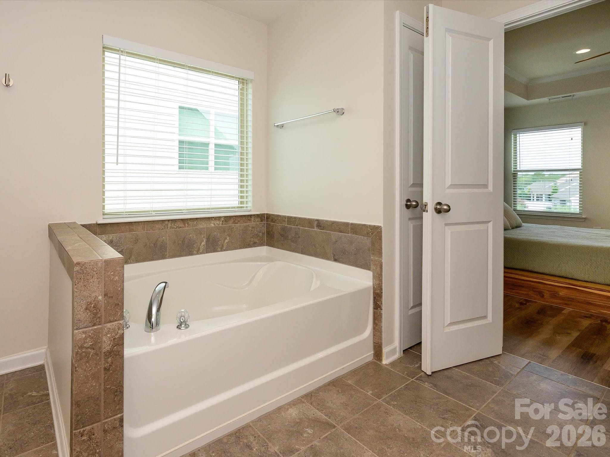 Single Family Residence at 1065 Pennington Drive, Lancaster, photo 19 of 41