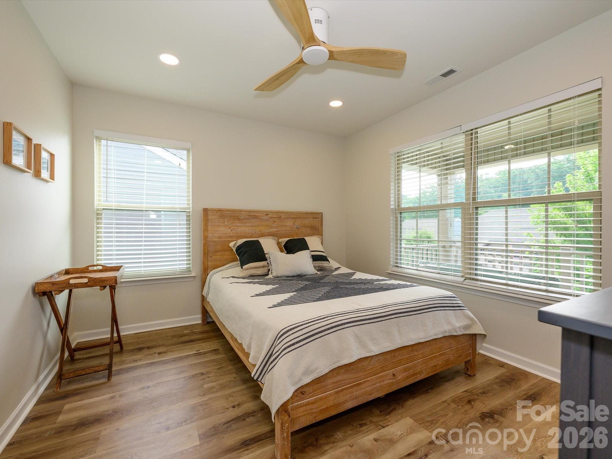 Single Family Residence at 1065 Pennington Drive, Lancaster, photo 24 of 41