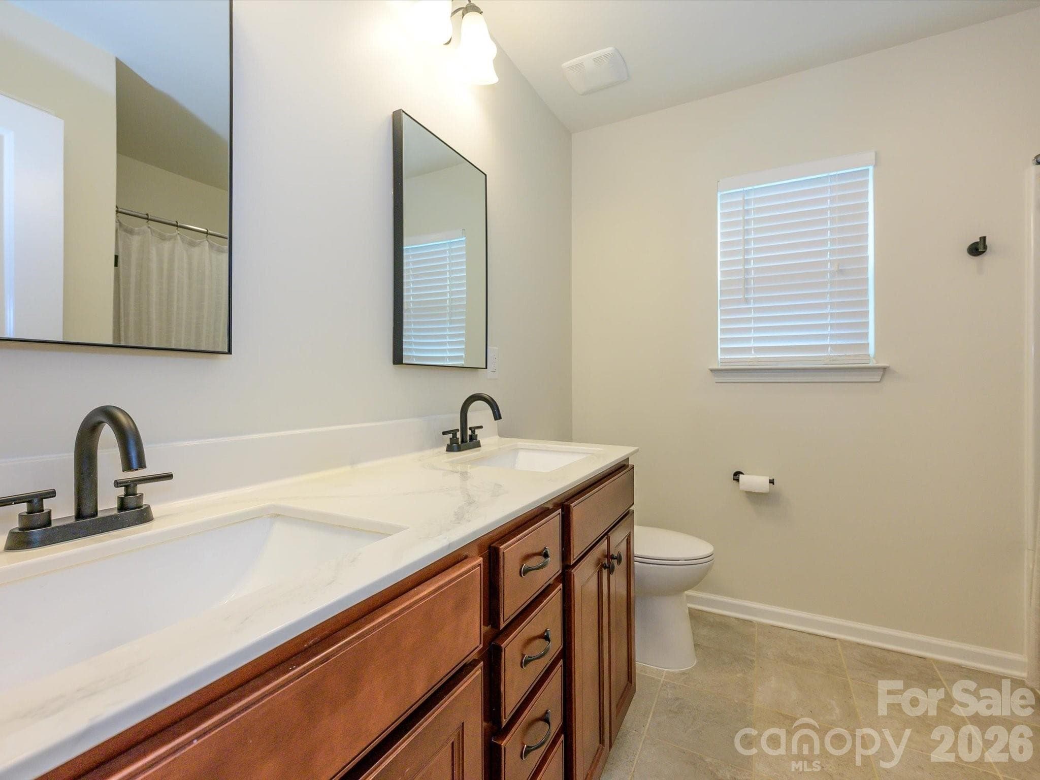 Single Family Residence at 1065 Pennington Drive, Lancaster, photo 26 of 41