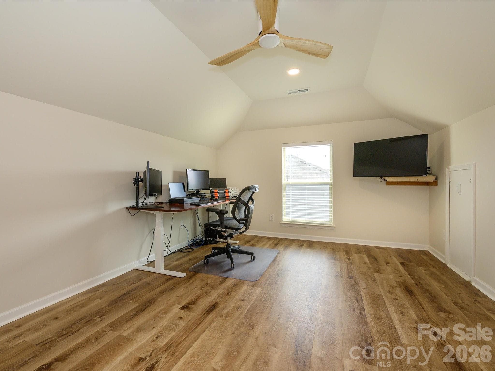 Single Family Residence at 1065 Pennington Drive, Lancaster, photo 28 of 41