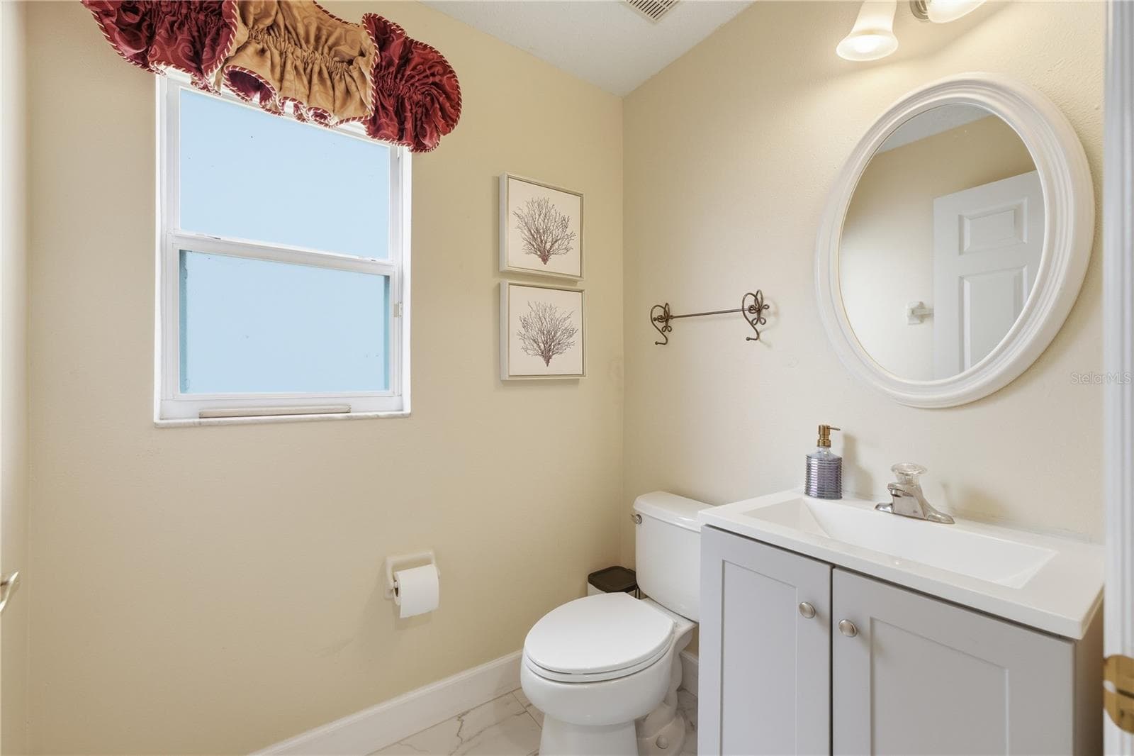 Guest Bathroom - 10114 OAK CREST RD, ORLANDO