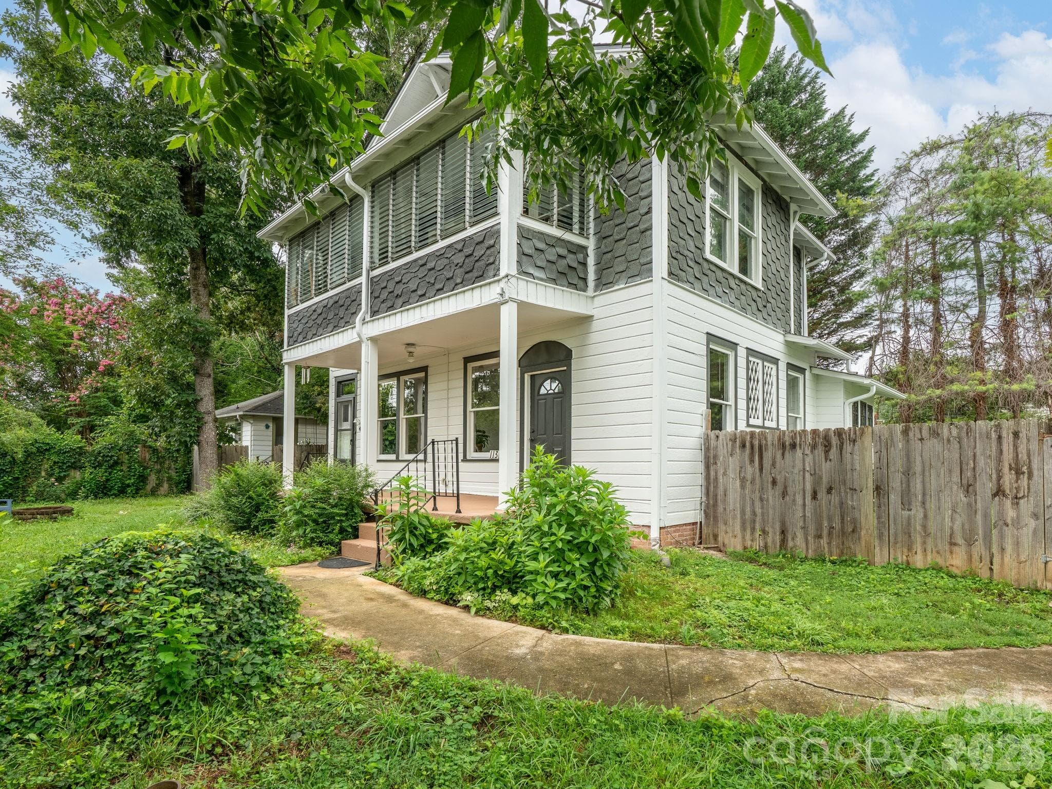 Welcome to 113 Stewart Street - 111-113 Stewart Street, Hendersonville