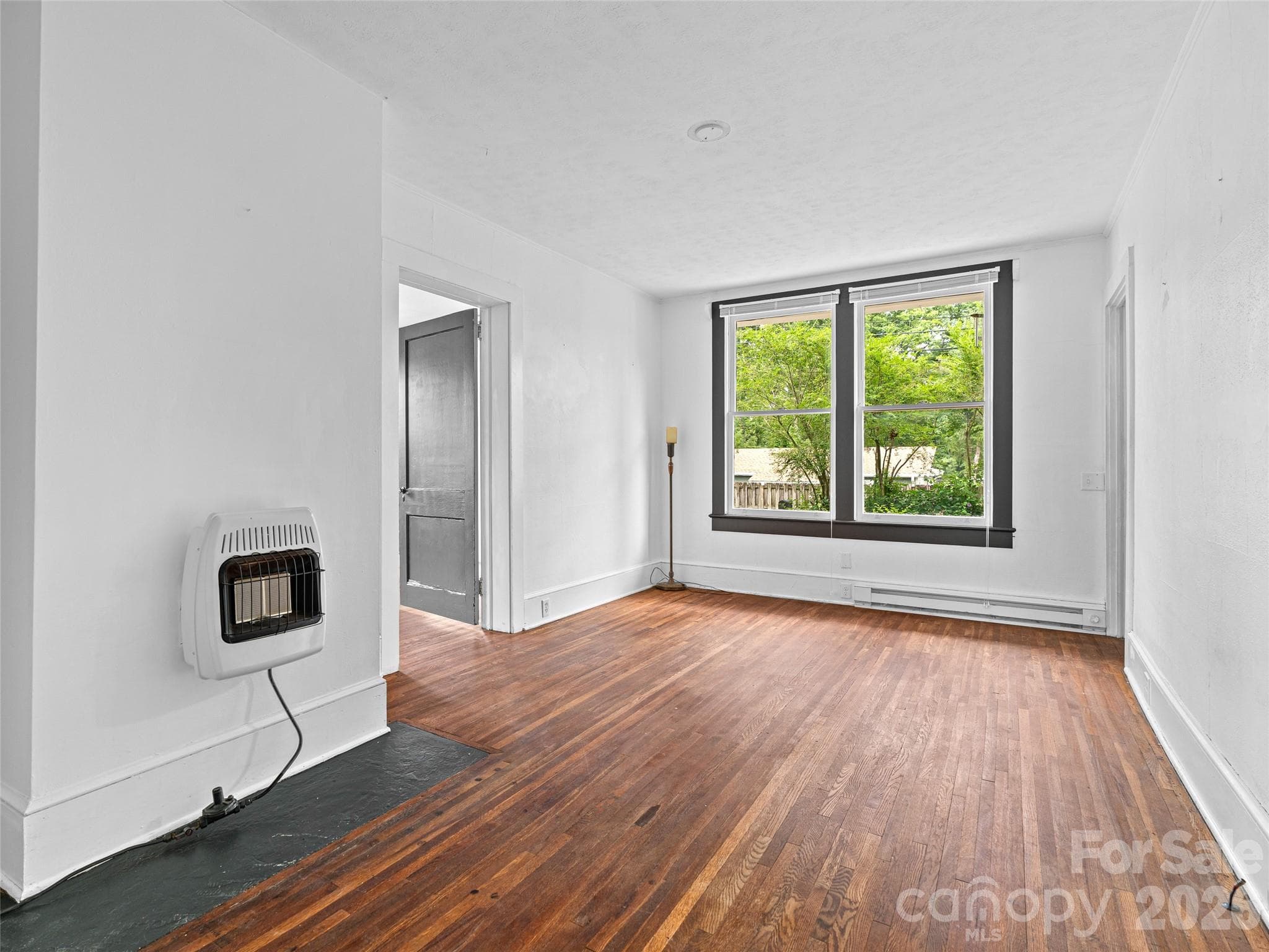 Lower Level Primary Bedroom - 111-113 Stewart Street, Hendersonville