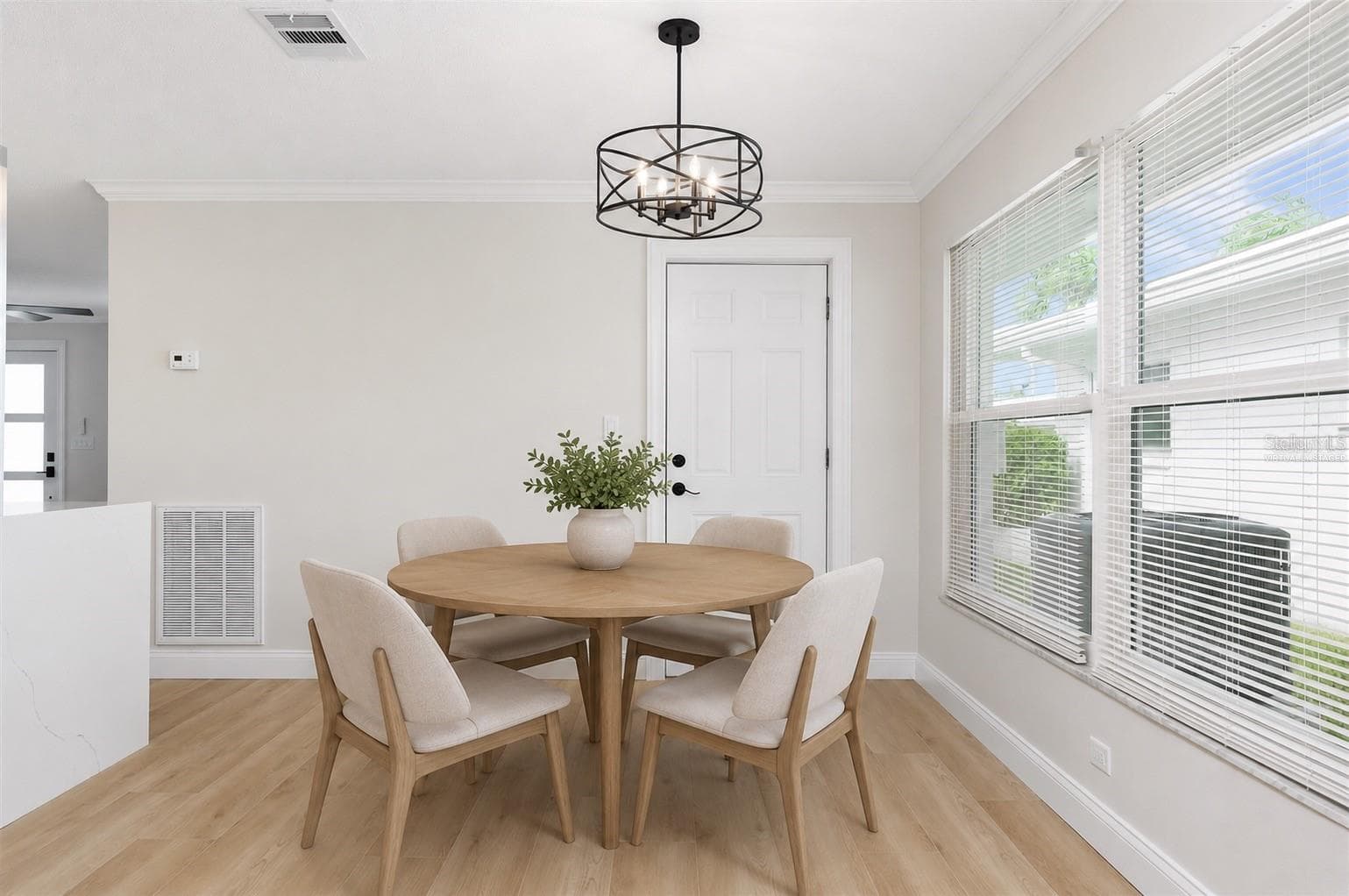 This photo has been virtually staged - 4034 MAINLANDS BLVD N, PINELLAS PARK