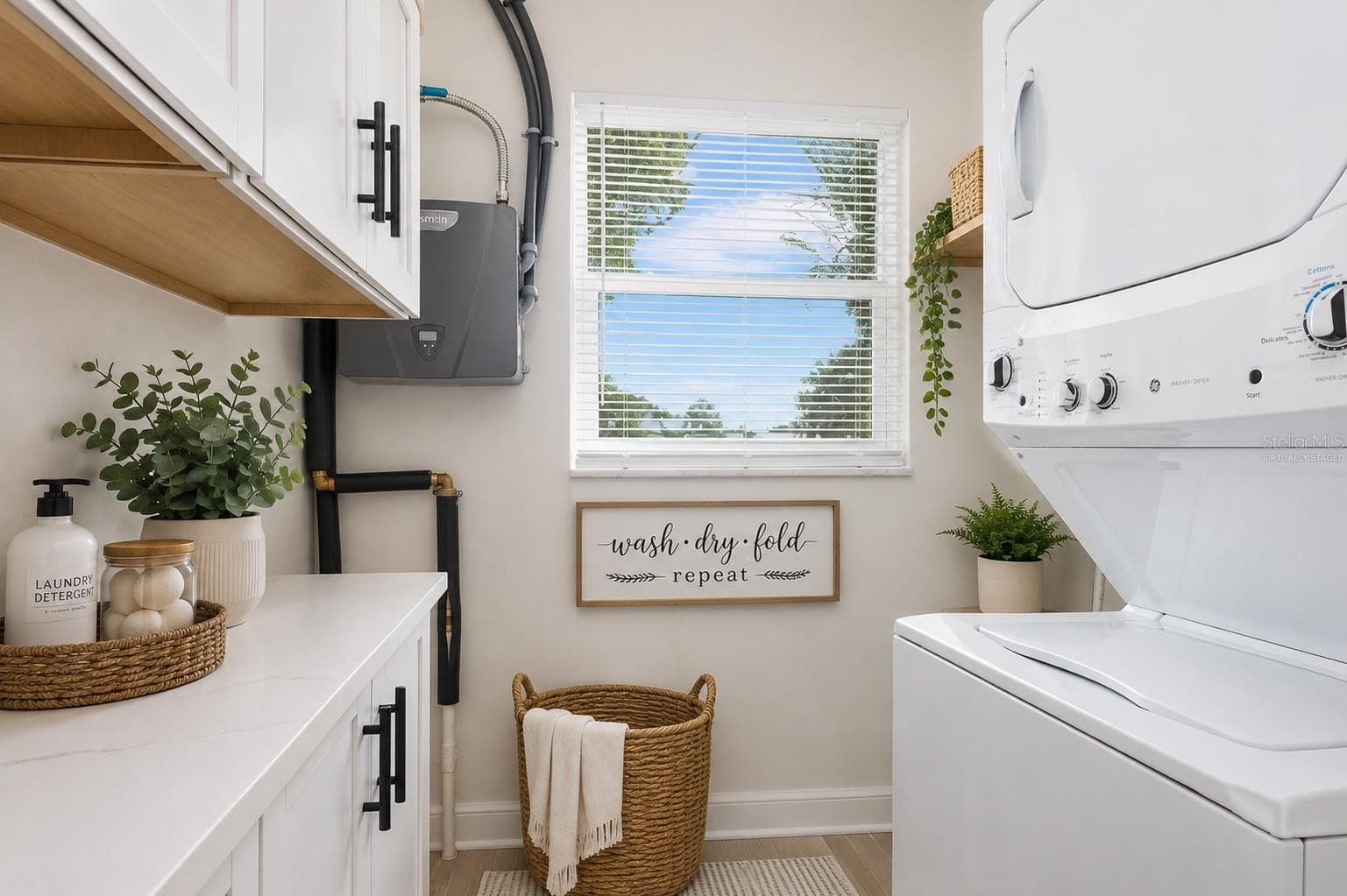 This photo has been virtually staged - 4034 MAINLANDS BLVD N, PINELLAS PARK