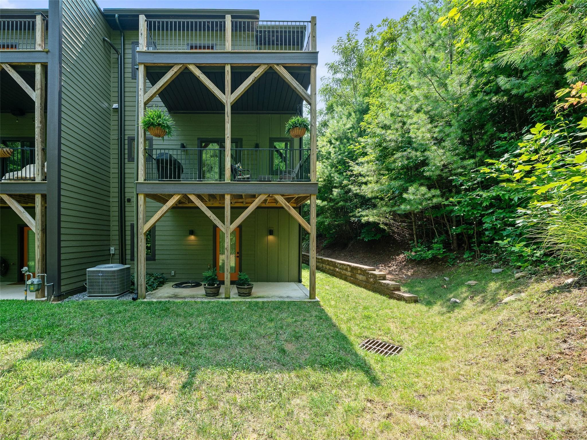 Townhouse at 35 Macallan Lane, Asheville, photo 33 of 40