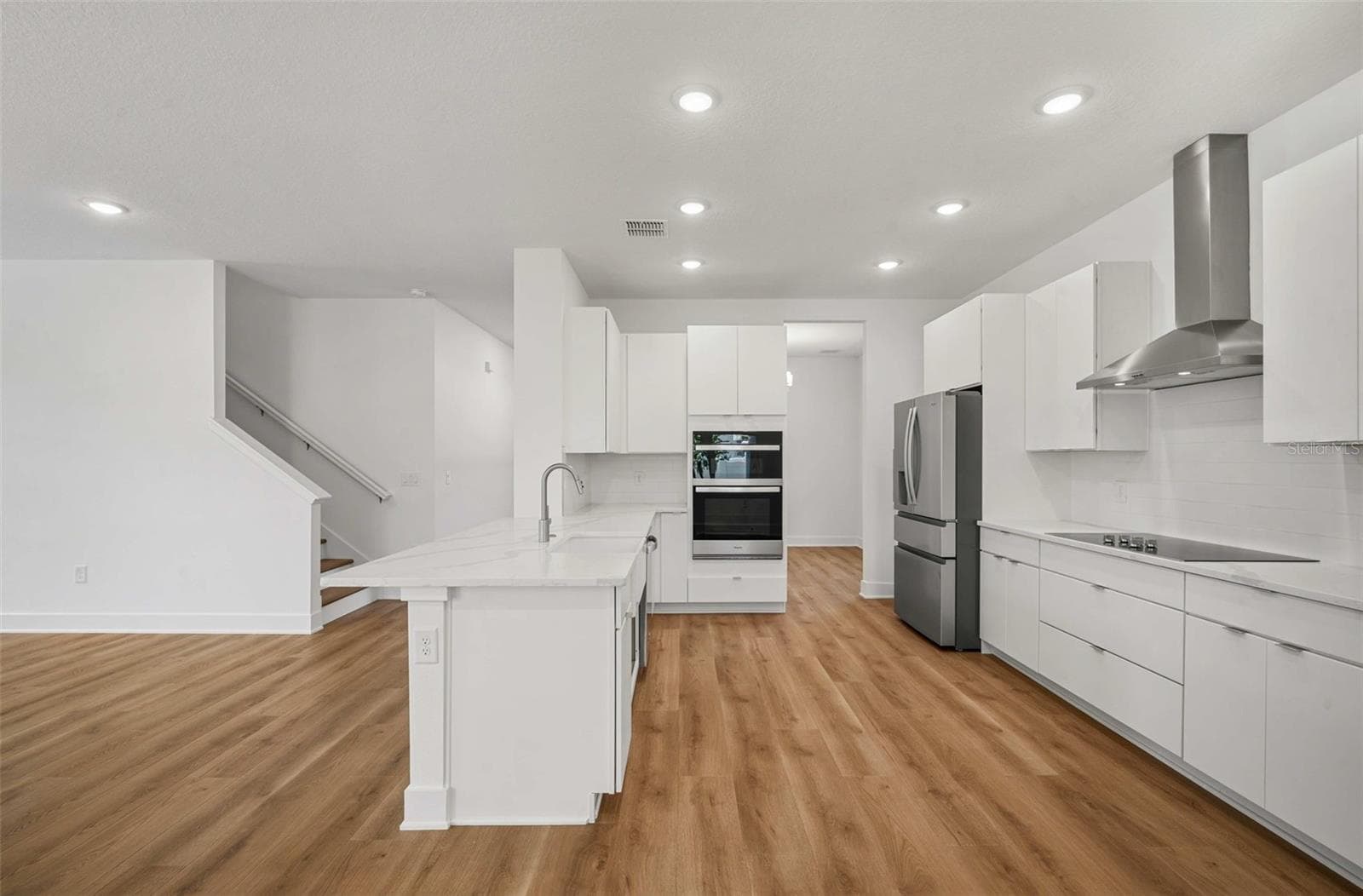 Gourmet kitchen opens to the family room with eat in dinnette - 3108 W BALLAST POINT BLVD, TAMPA