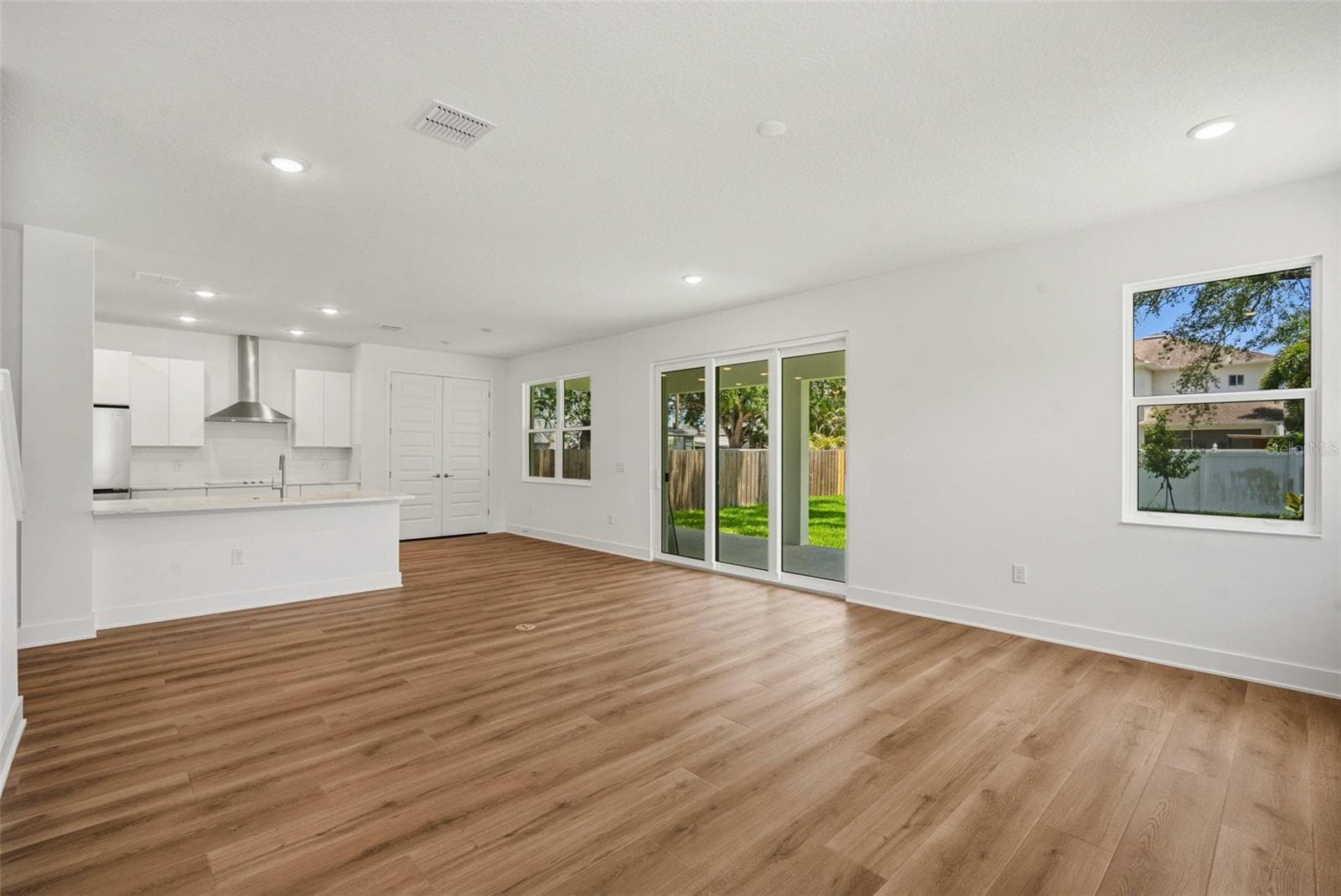 Open concept kitchen and family room - 3108 W BALLAST POINT BLVD, TAMPA