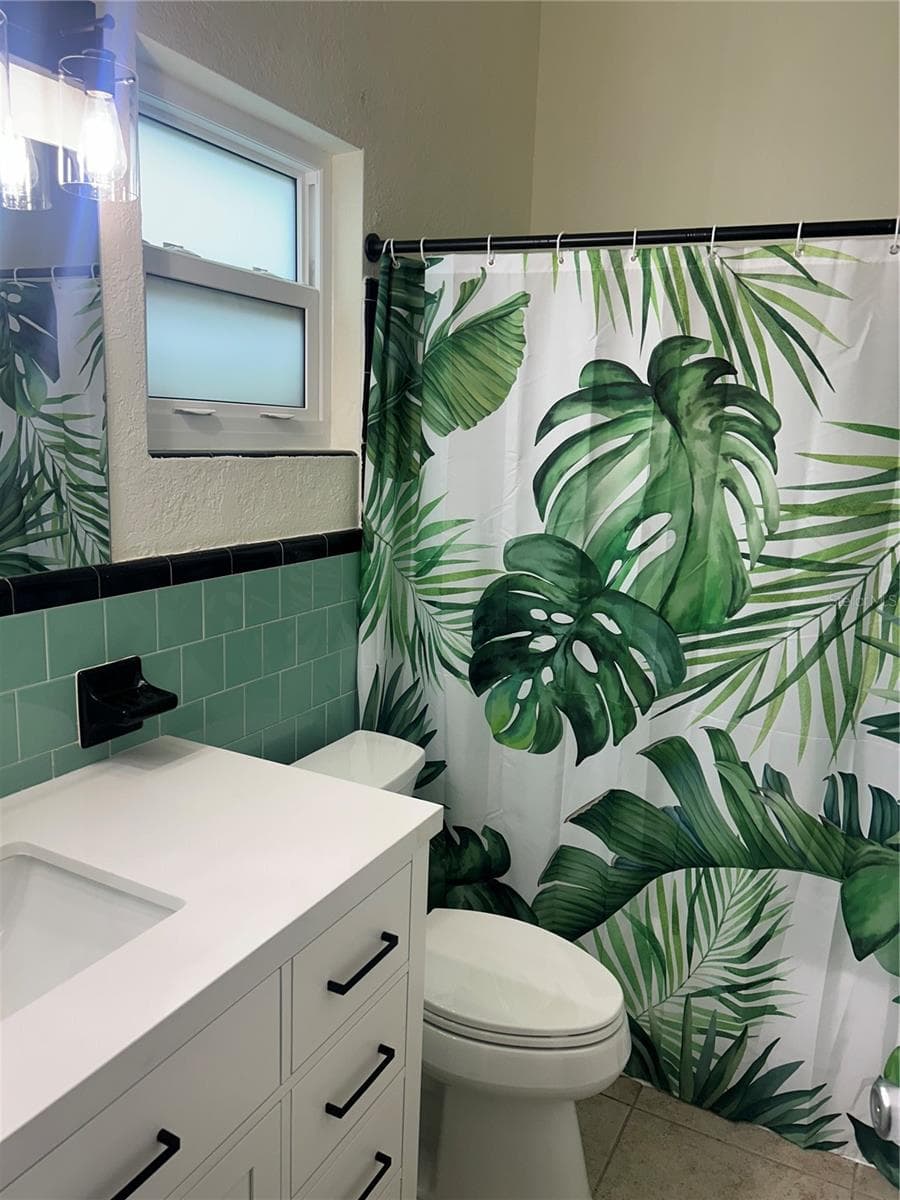 Bath - One Bedroom - 533 YELVINGTON AVE, CLEARWATER