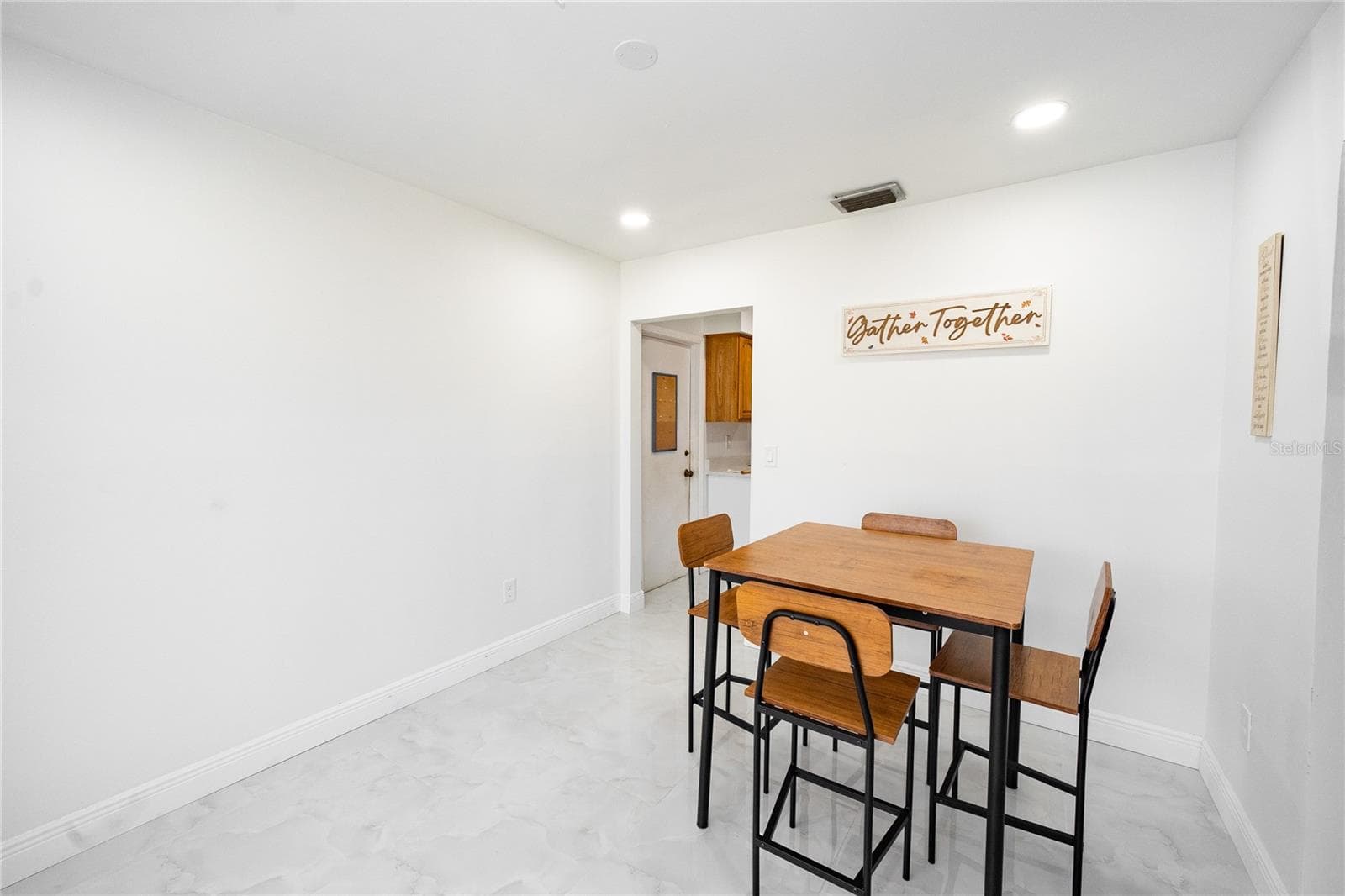 Den - 8413 MILLWOOD DR, TAMPA