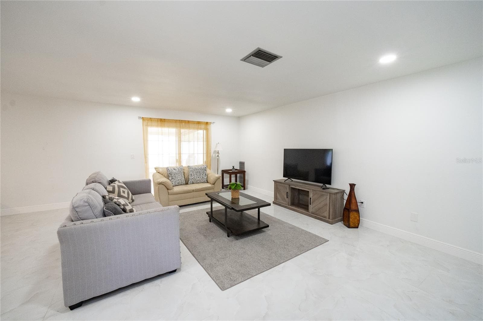 Living Room - 8413 MILLWOOD DR, TAMPA
