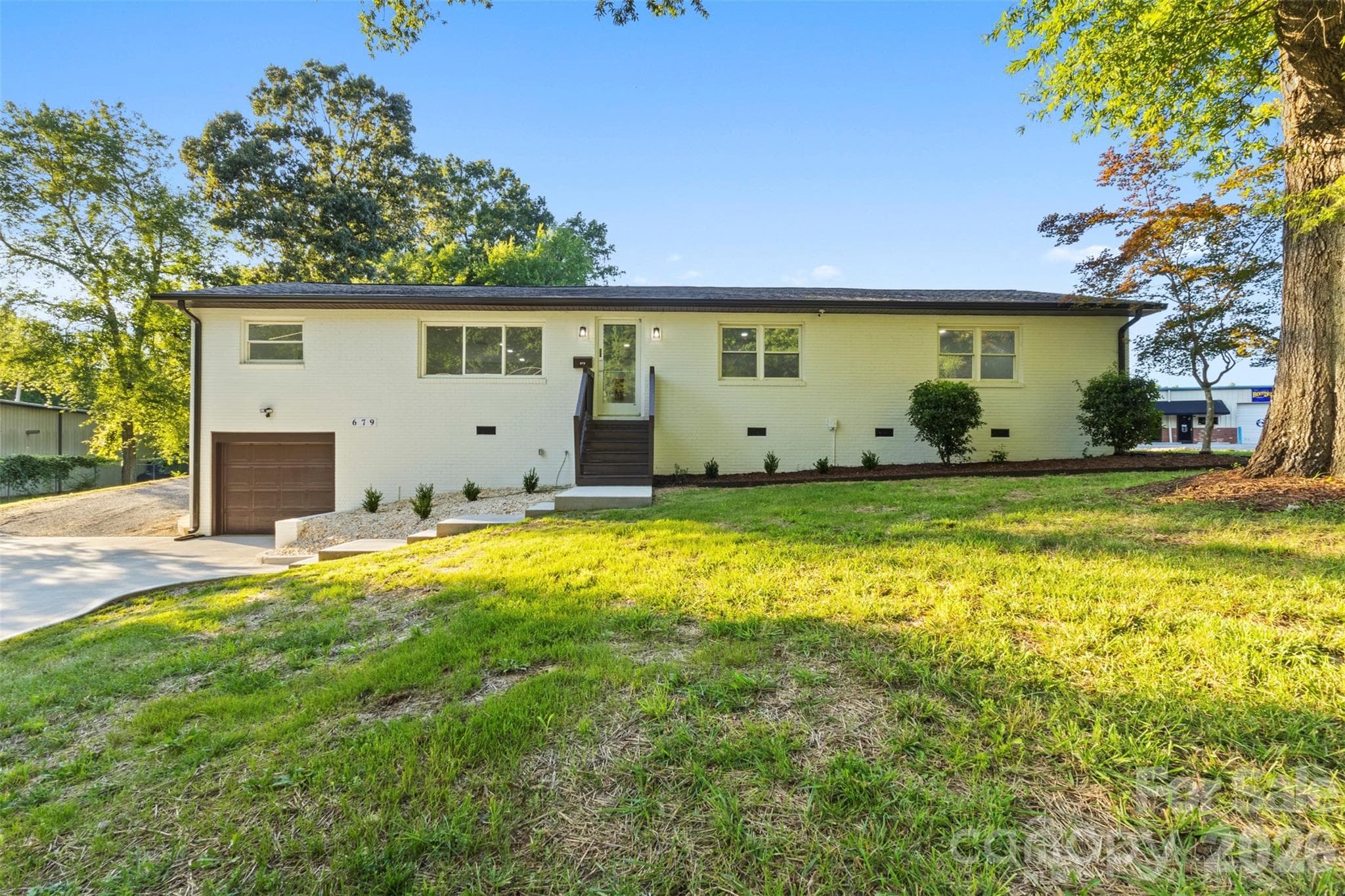 679 Oakridge Farm Highway