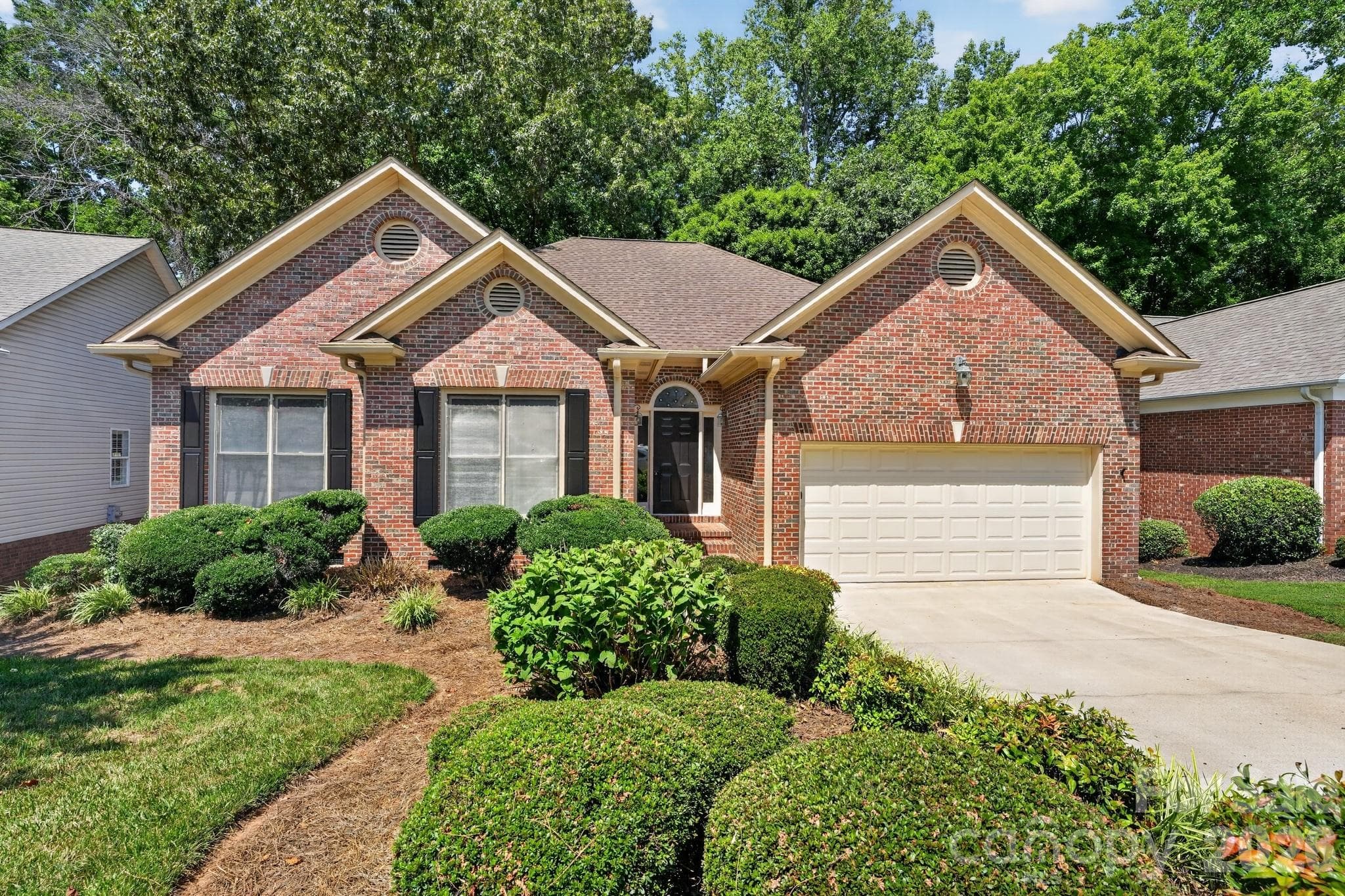 Single Family Residence at 1935 Hamptonwood Road, Rock Hill, photo 2 of 27