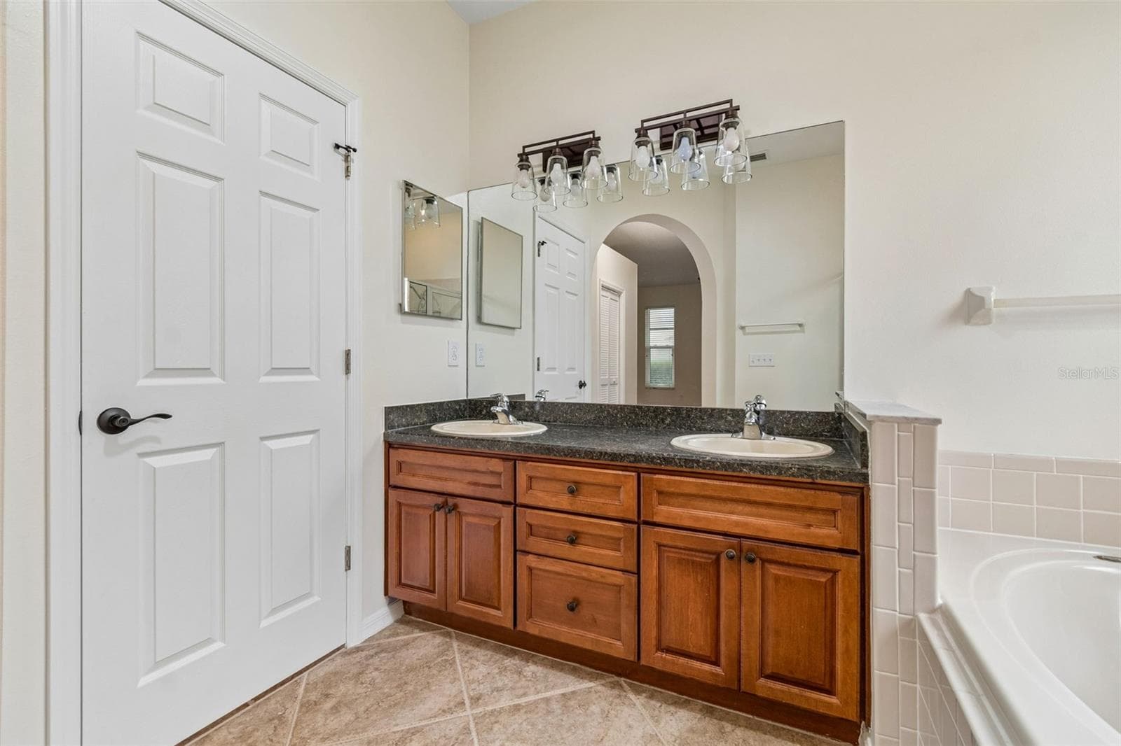 m. bath - 5306 WATERLEAF CT, VALRICO