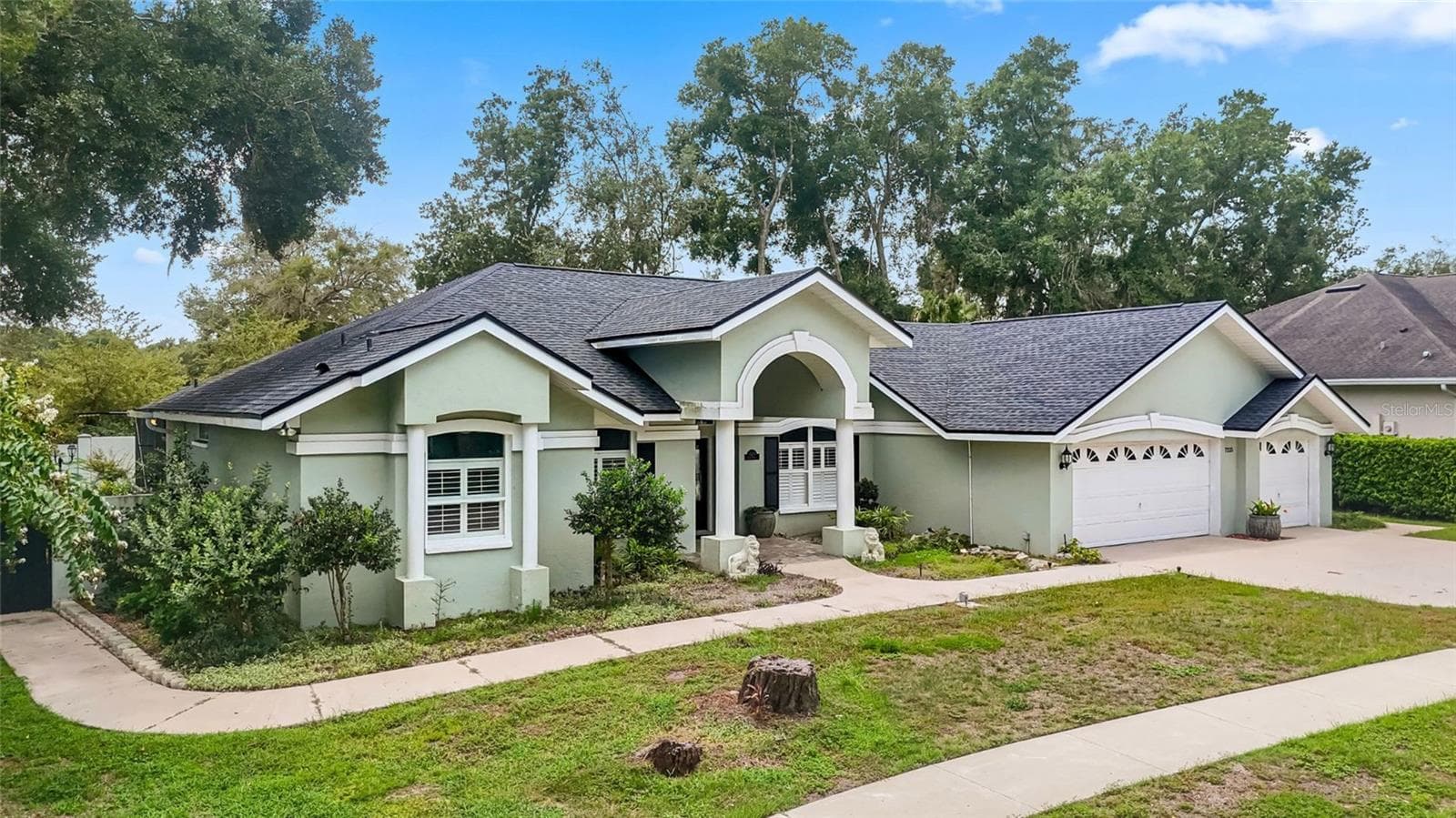 Single Family Residence at 7225 RIVER FOREST LN, TEMPLE TERRACE, photo 2 of 70