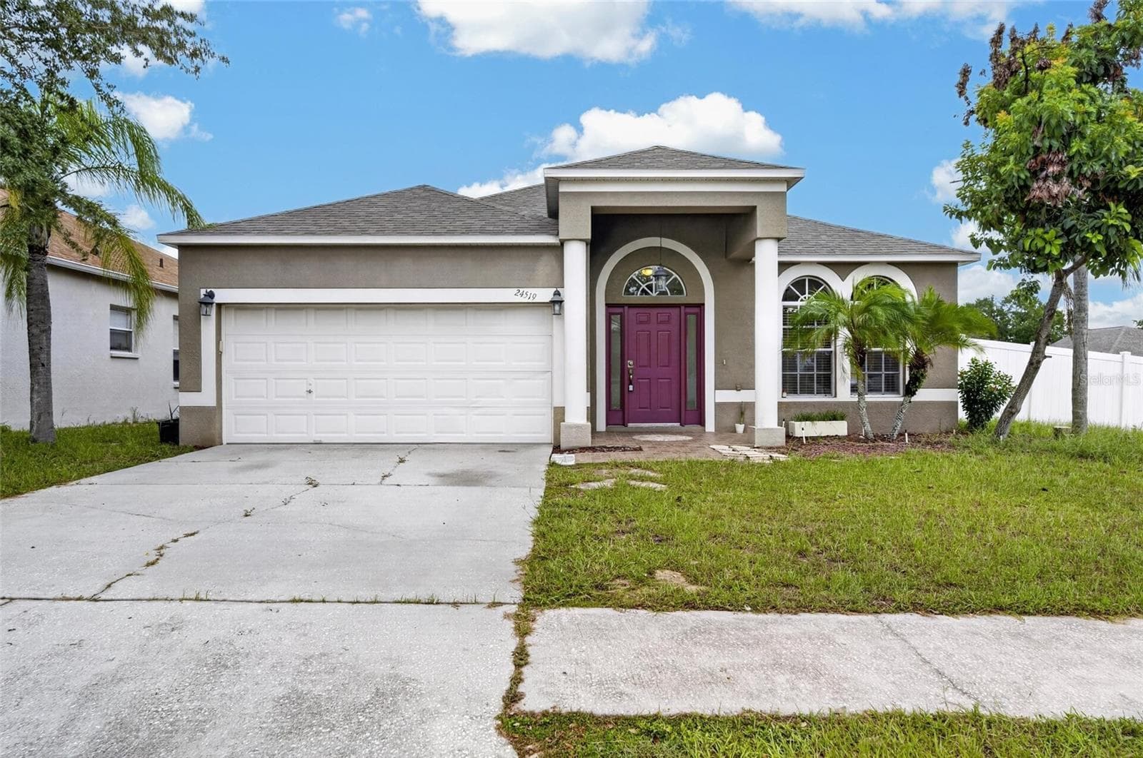 Single Family Residence at 24519 BREEZY OAK CT, LUTZ, photo 2 of 63