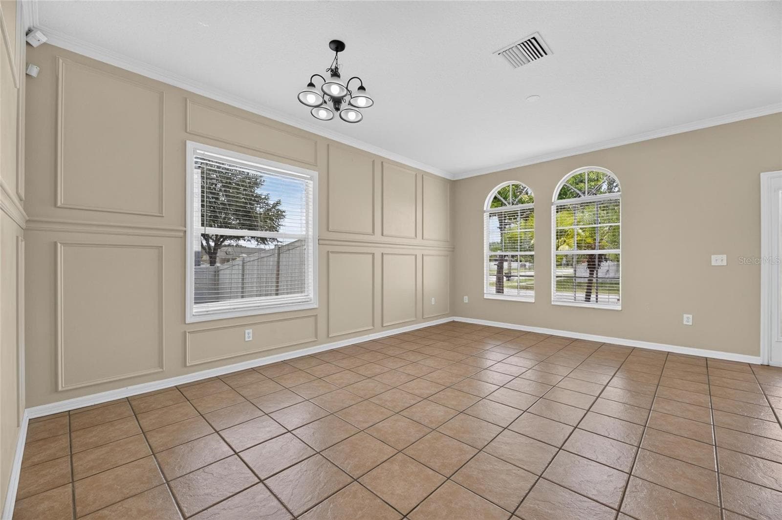 Single Family Residence at 24519 BREEZY OAK CT, LUTZ, photo 7 of 63