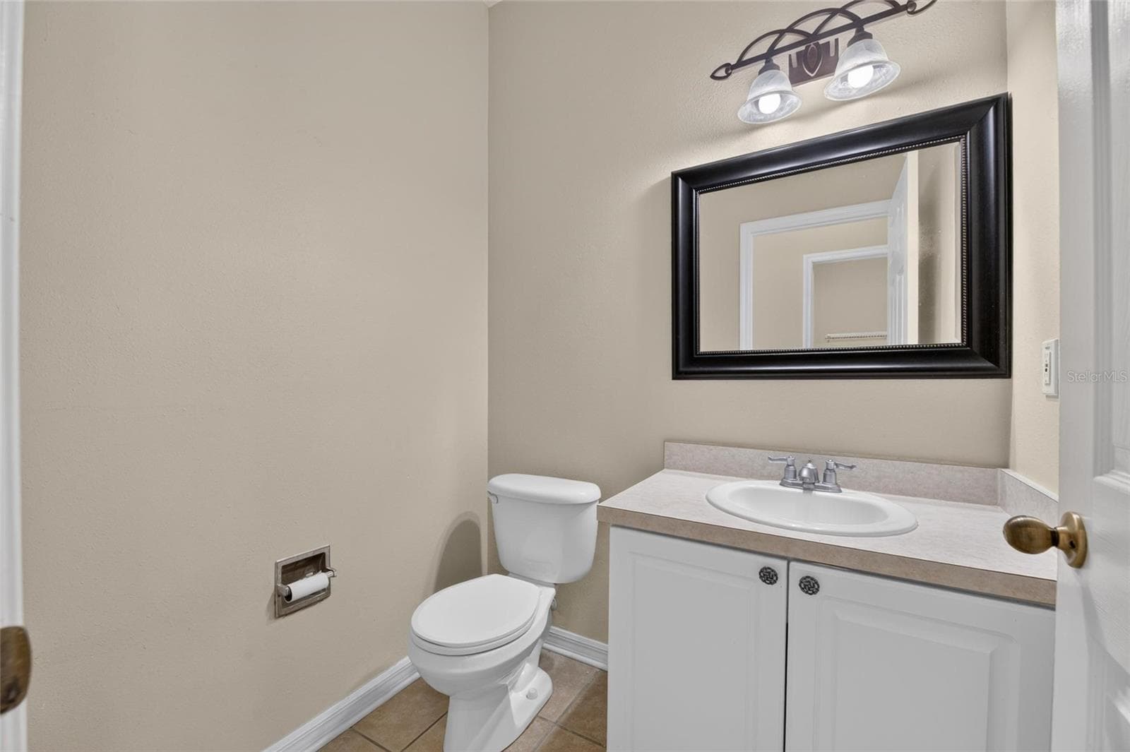 Single Family Residence at 24519 BREEZY OAK CT, LUTZ, photo 10 of 63
