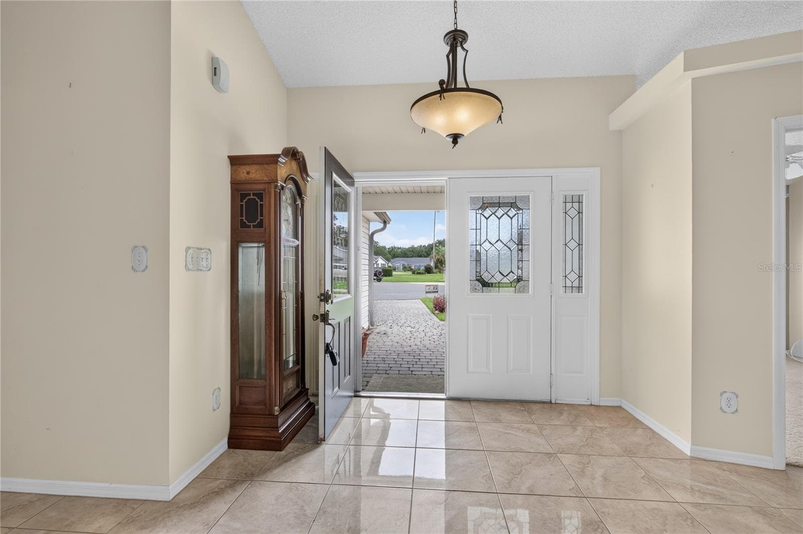 Single Family Residence at 25102 MERIWEATHER RD, LEESBURG, photo 10 of 41