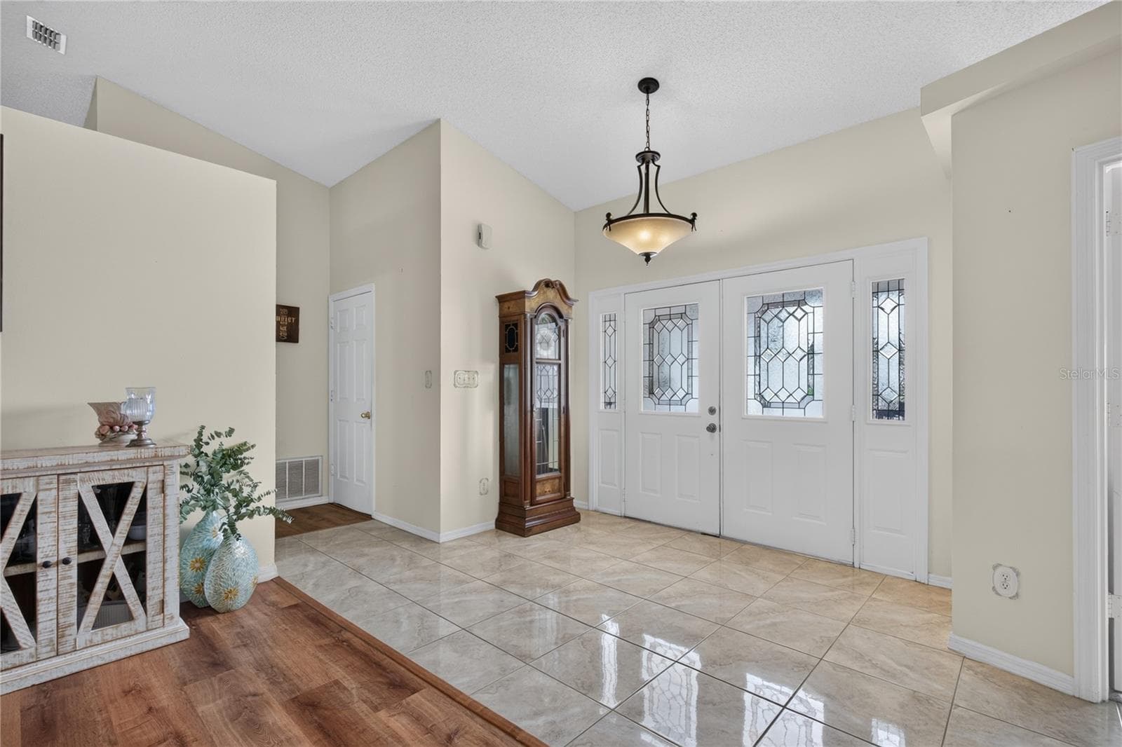 Single Family Residence at 25102 MERIWEATHER RD, LEESBURG, photo 12 of 41