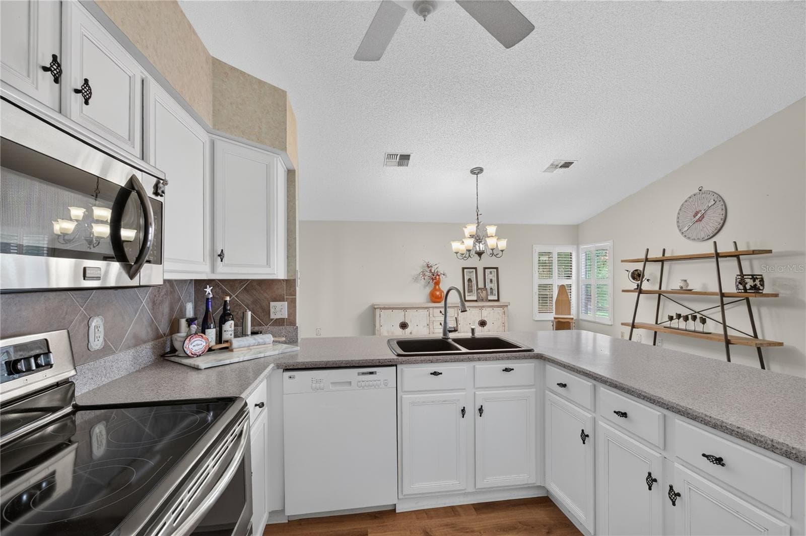 Single Family Residence at 25102 MERIWEATHER RD, LEESBURG, photo 22 of 41