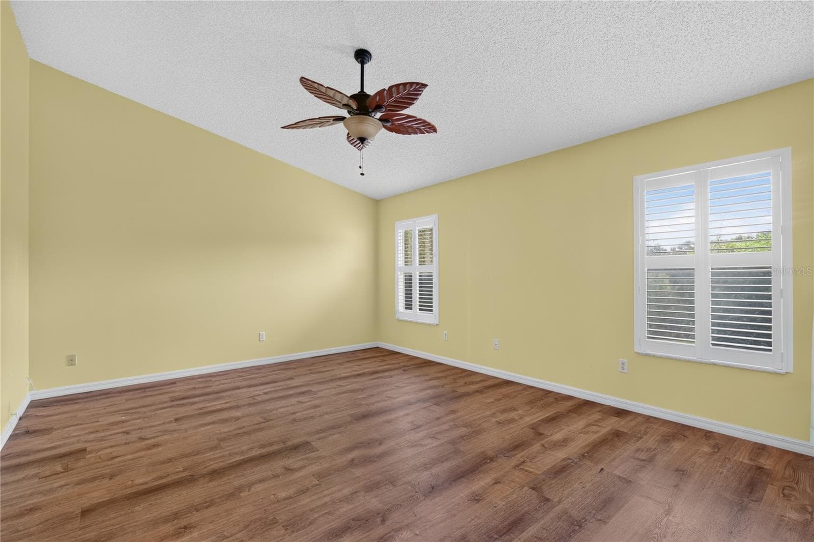 Single Family Residence at 25102 MERIWEATHER RD, LEESBURG, photo 25 of 41