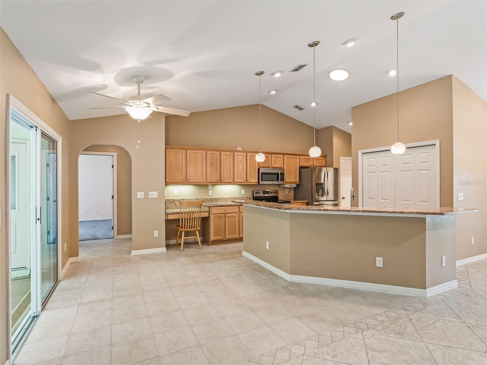 Breakfast nook - 17879 SE 125TH CIR, SUMMERFIELD