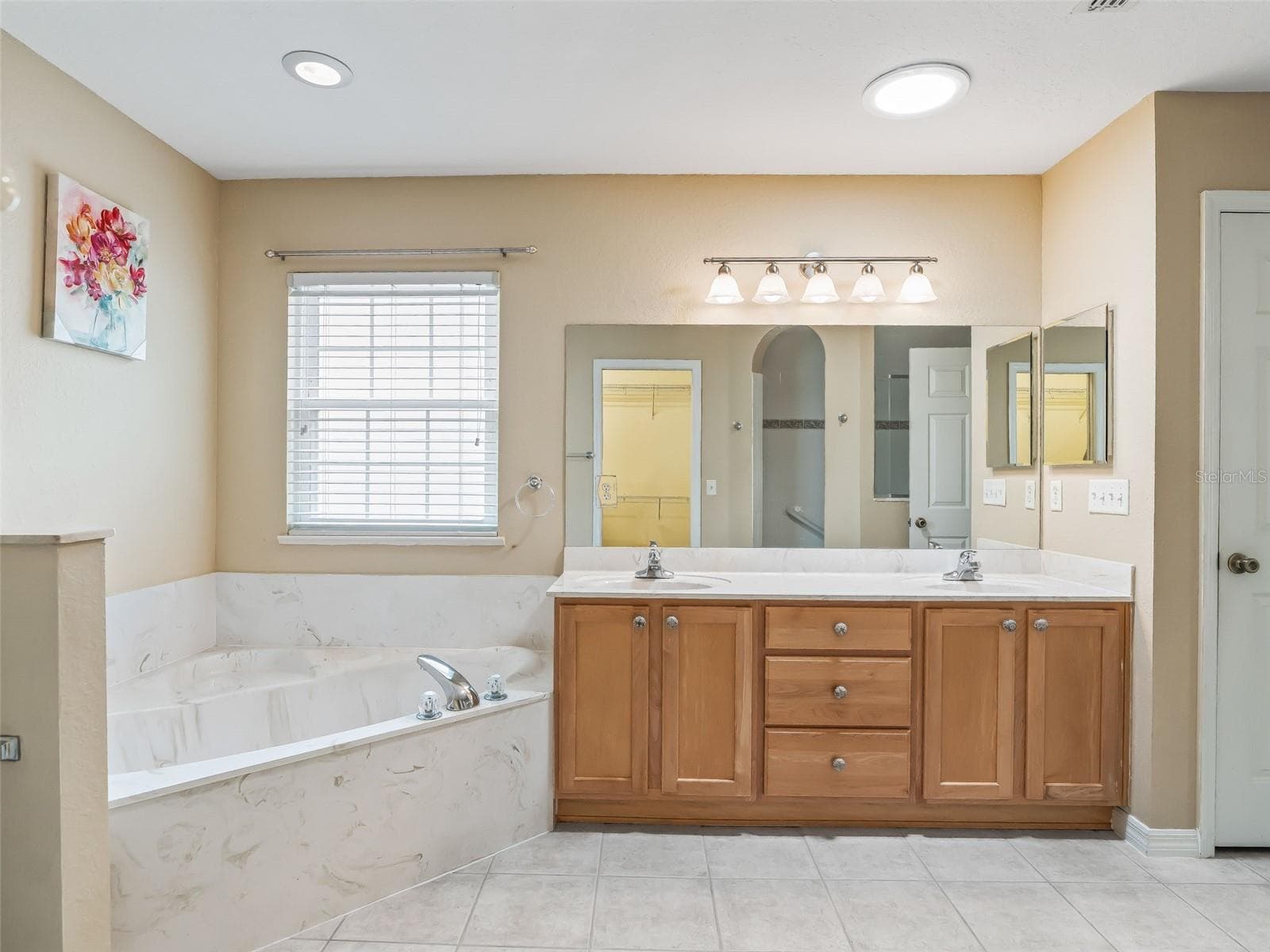 Primary bath with walk in closet - 17879 SE 125TH CIR, SUMMERFIELD