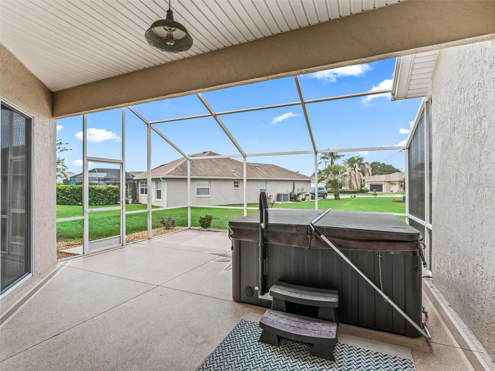 Lanai - 11972 SE 176TH PLACE RD, SUMMERFIELD