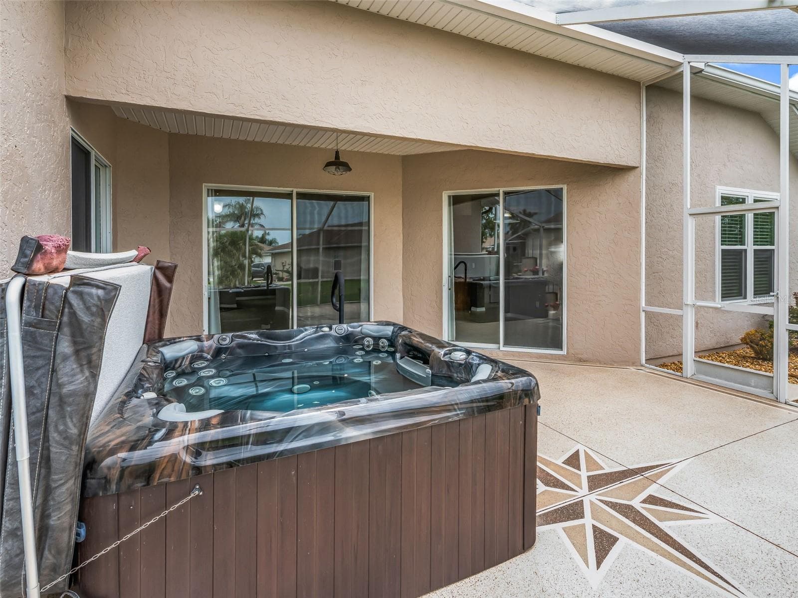 Large Spa - 11972 SE 176TH PLACE RD, SUMMERFIELD