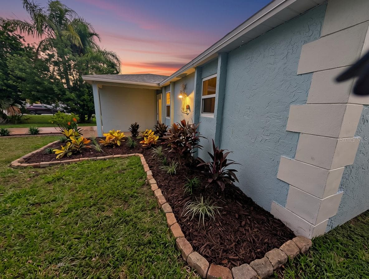 Single Family Residence at 6432 BOATYARD DR, HUDSON, photo 5 of 50