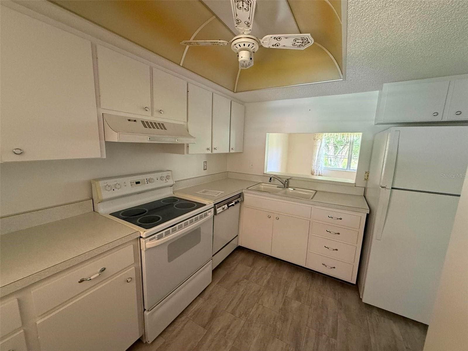 Condominium at 2536 CLUBHOUSE CIR #202, SARASOTA, photo 6 of 25