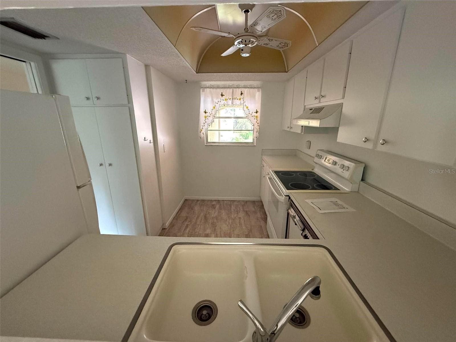 Condominium at 2536 CLUBHOUSE CIR #202, SARASOTA, photo 8 of 25