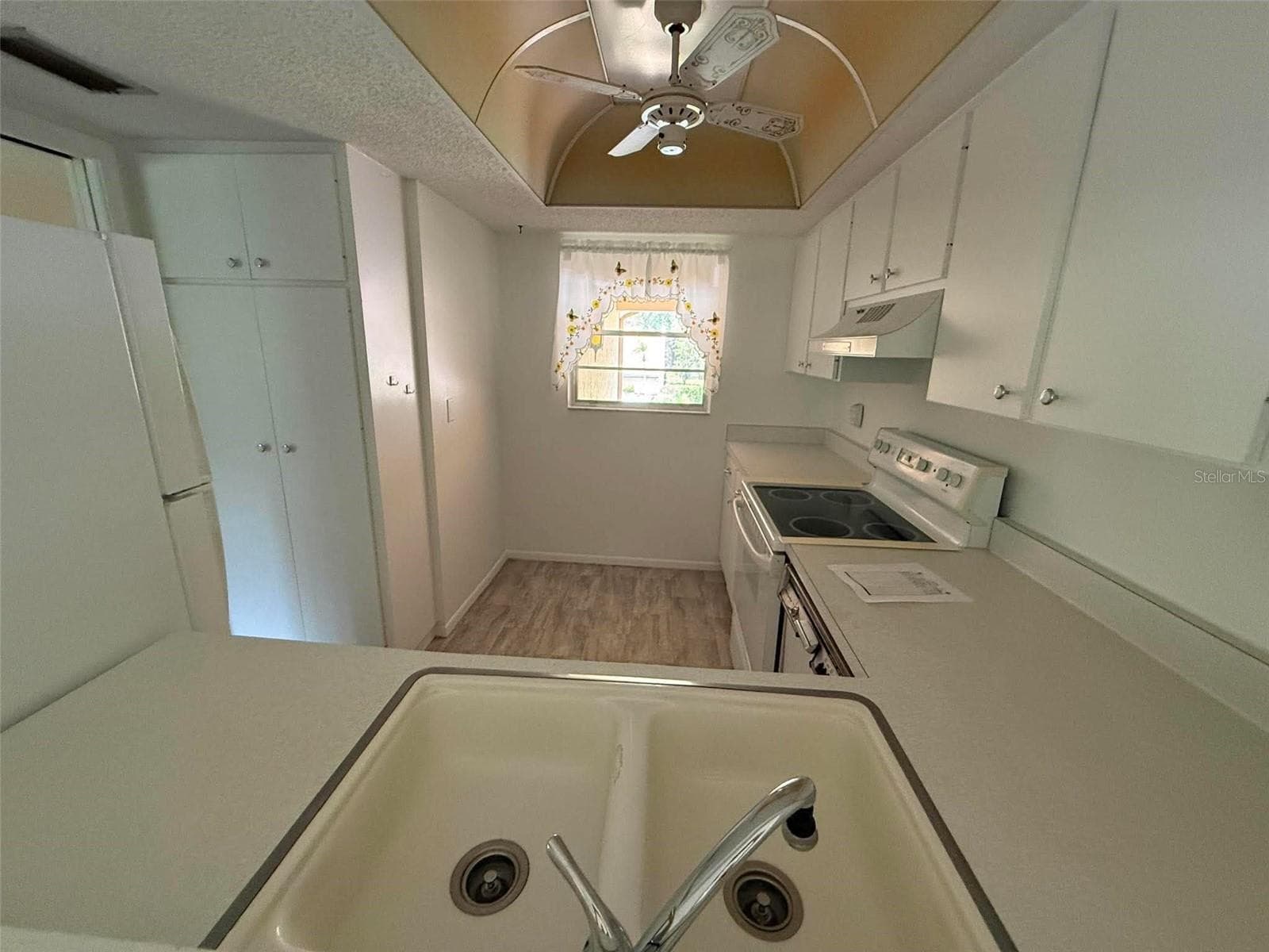 Condominium at 2536 CLUBHOUSE CIR #202, SARASOTA, photo 9 of 25