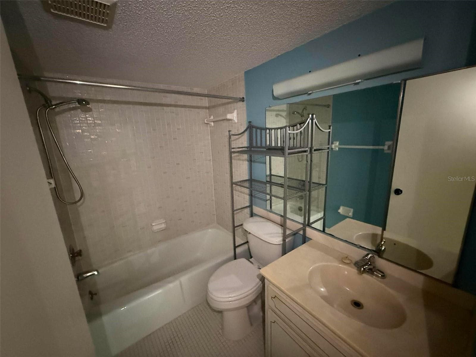 Condominium at 2536 CLUBHOUSE CIR #202, SARASOTA, photo 23 of 25