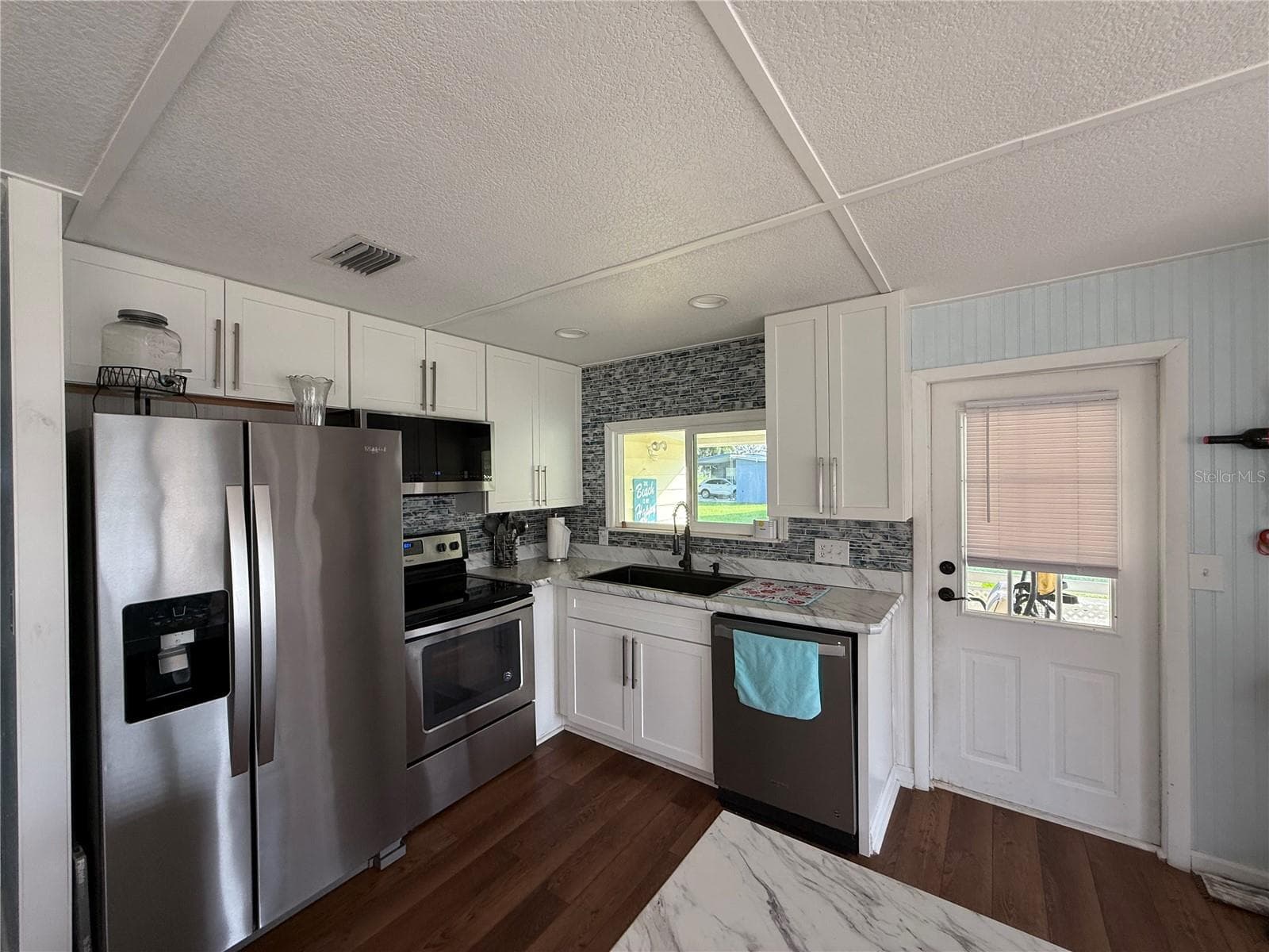 Manufactured Home at 48 S BOBWHITE RD, WILDWOOD, photo 6 of 39