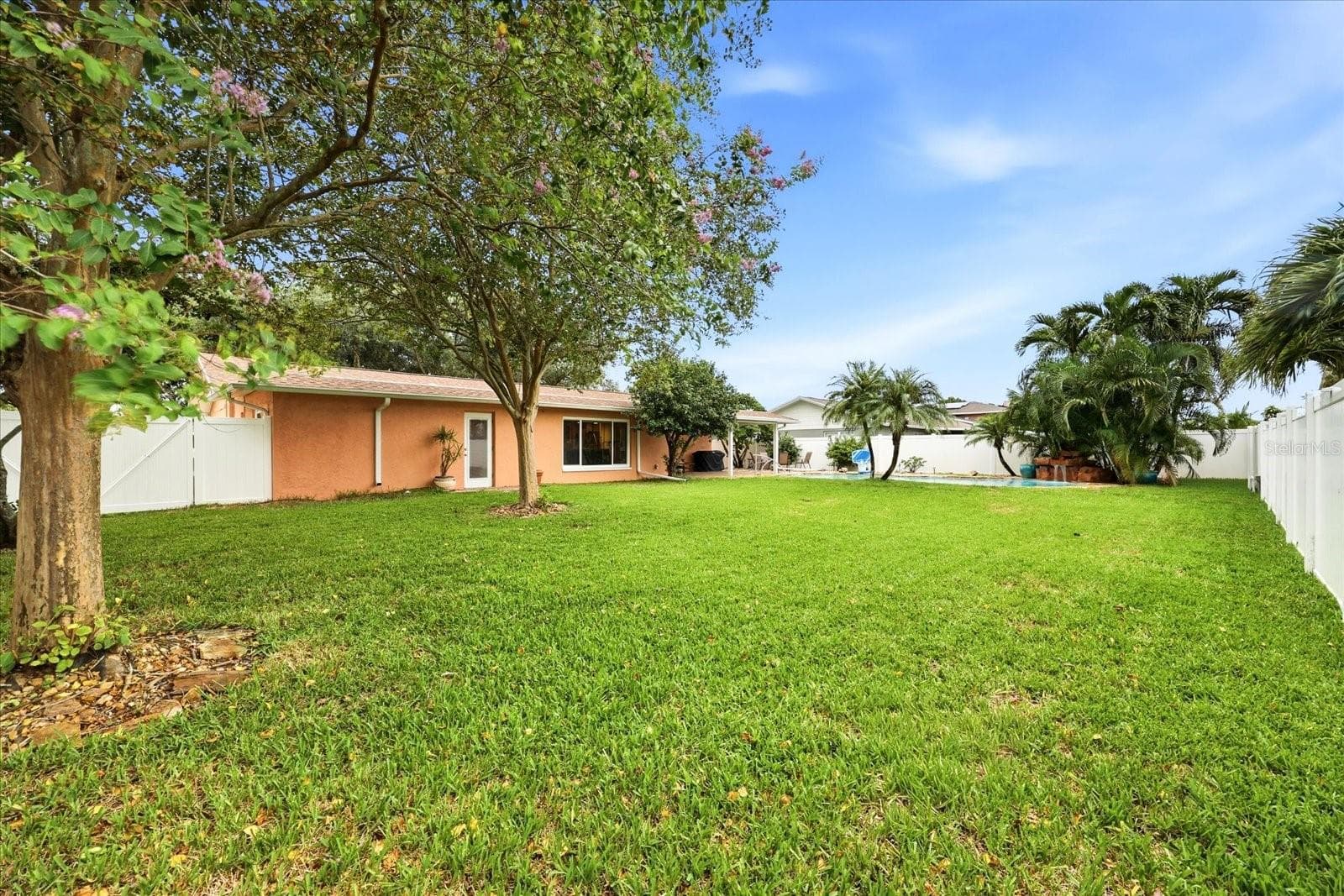 Single Family Residence at 8805 KENWOOD RD, SEMINOLE, photo 34 of 46
