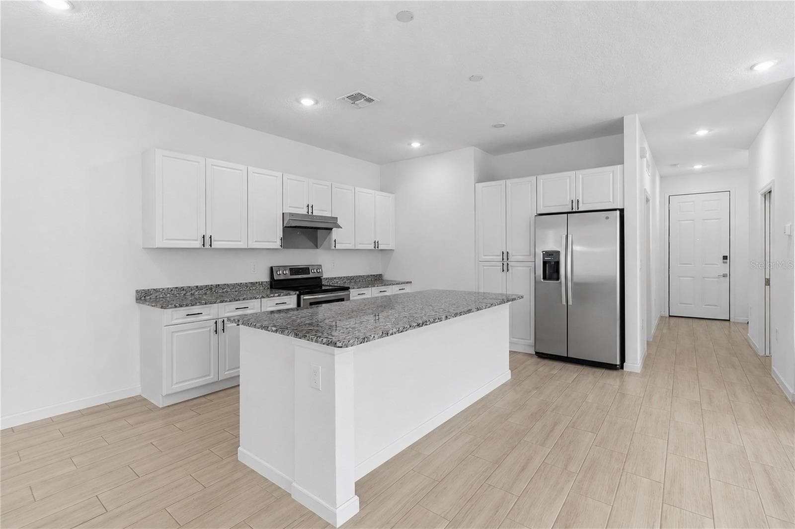 Single Family Residence at 426 S HUDSON ST, ORLANDO, photo 6 of 29