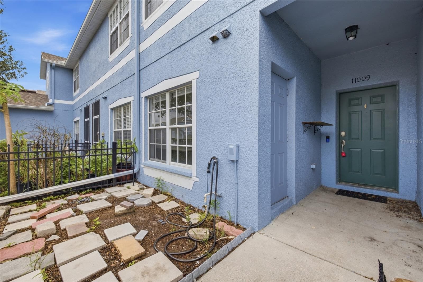 Townhouse at 11009 WINTER CREST DR, RIVERVIEW, photo 2 of 26