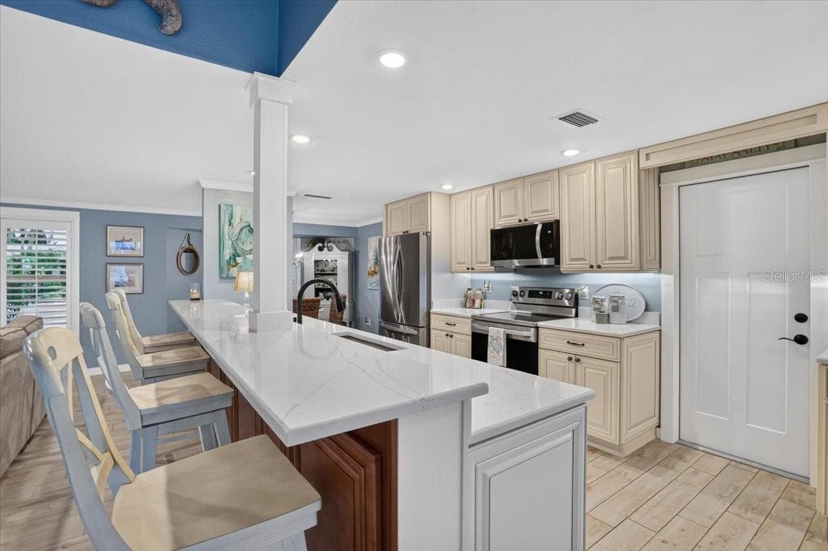 Single Family Residence at 520 69TH ST, HOLMES BEACH, photo 17 of 73