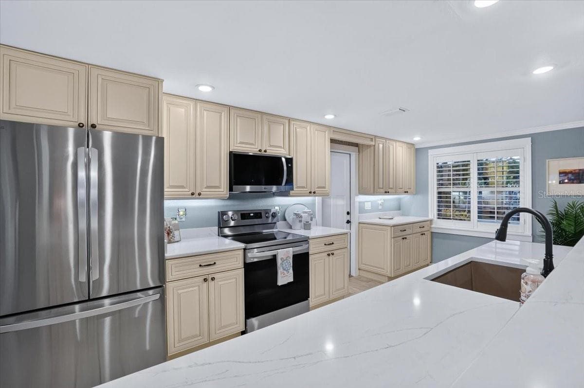 Single Family Residence at 520 69TH ST, HOLMES BEACH, photo 22 of 73