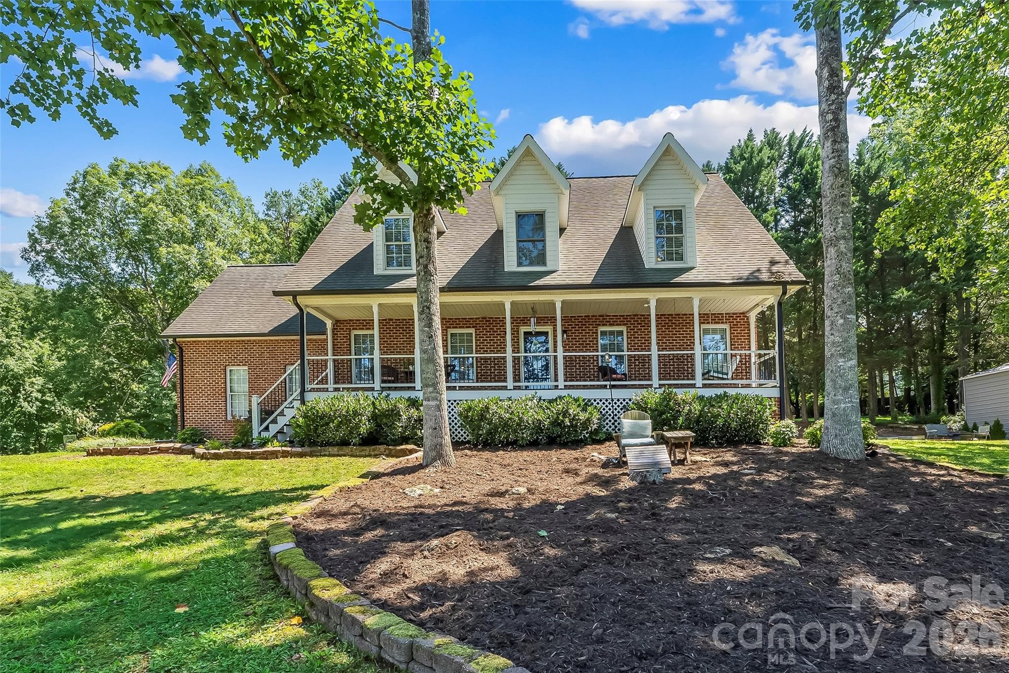 313 Springwood Drive NE