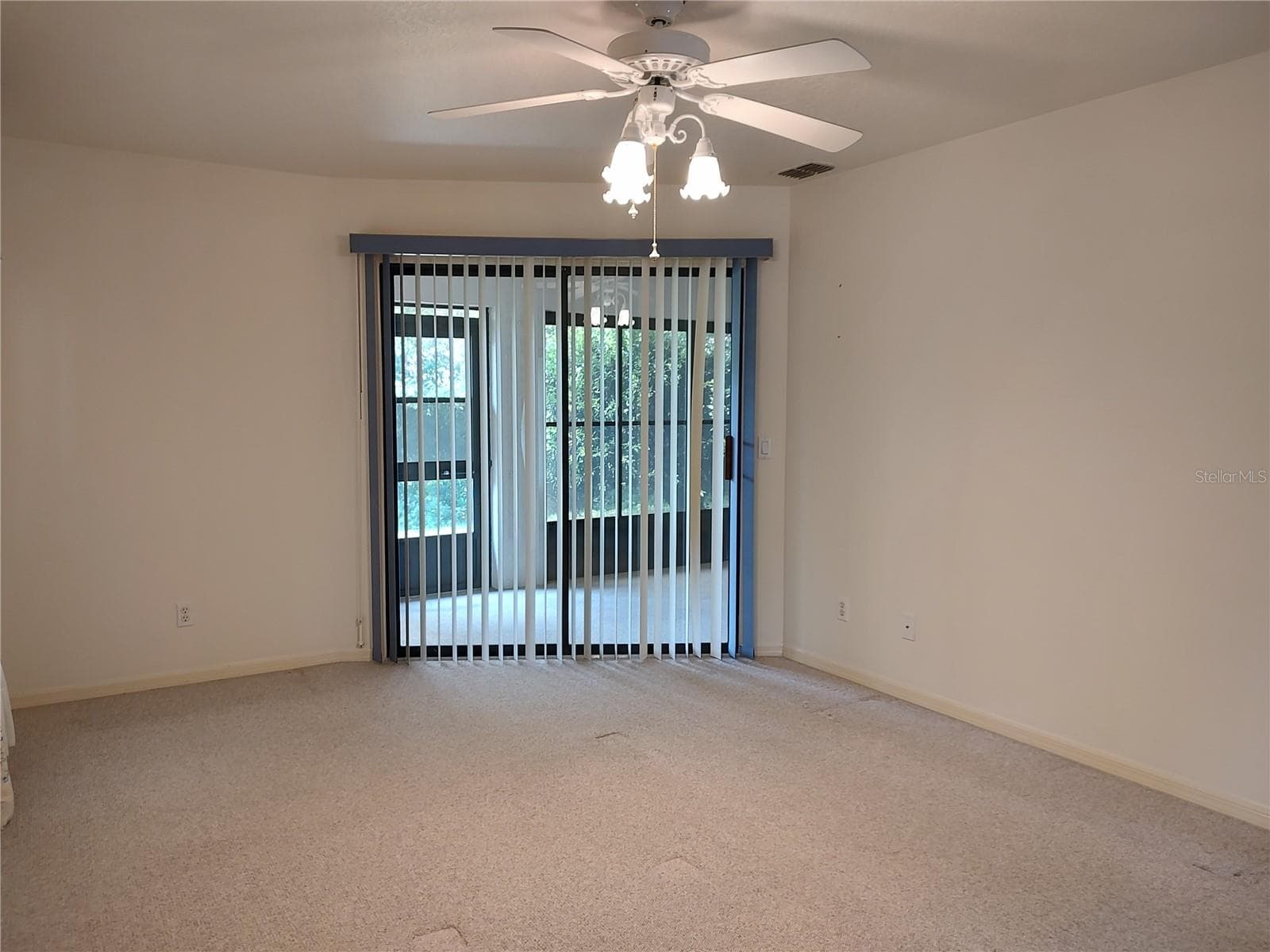 Primary bedroom opens to porch - 3716 E COVE PARK TRL, HERNANDO